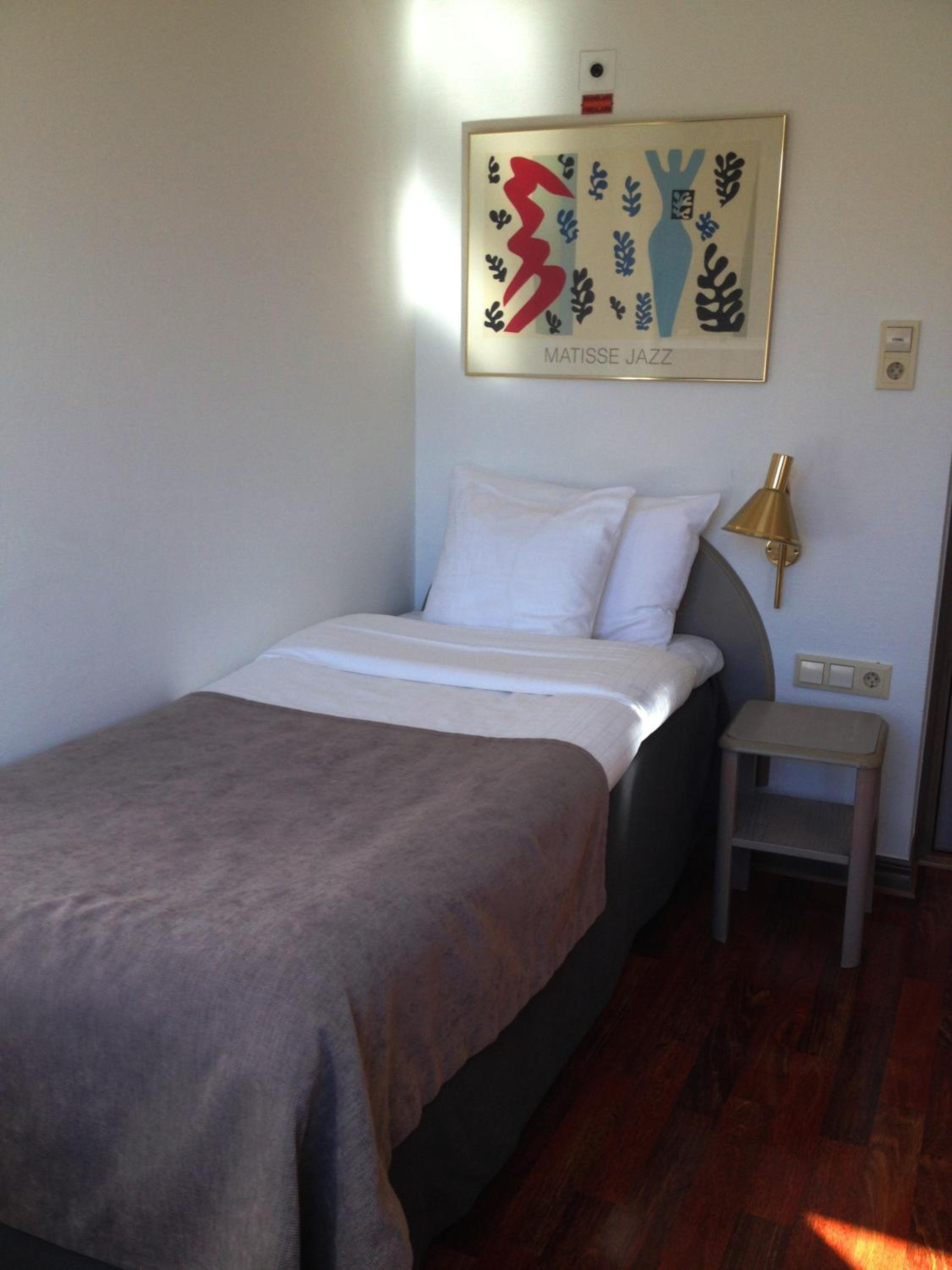 Budget Single Room photo 3