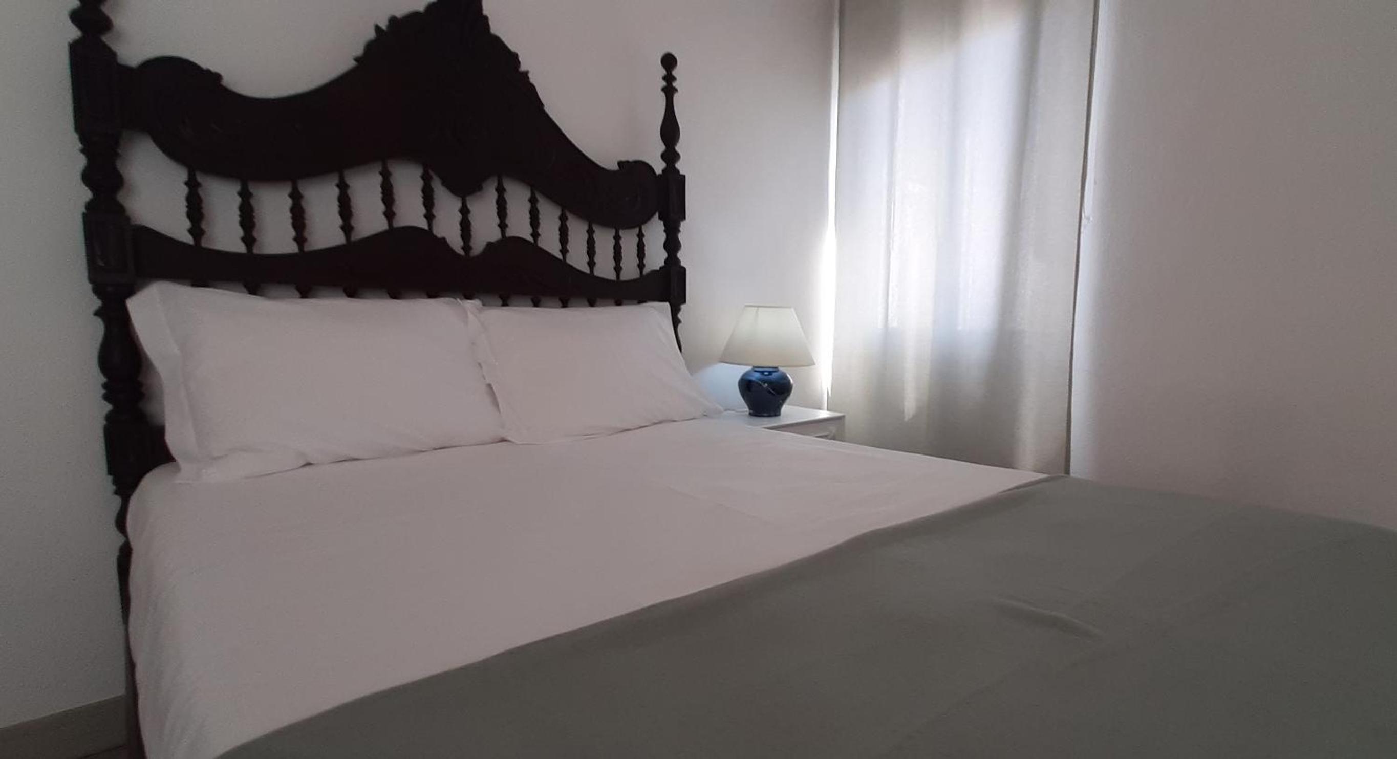 Double Room with Private External Bathroom - Photo 2
