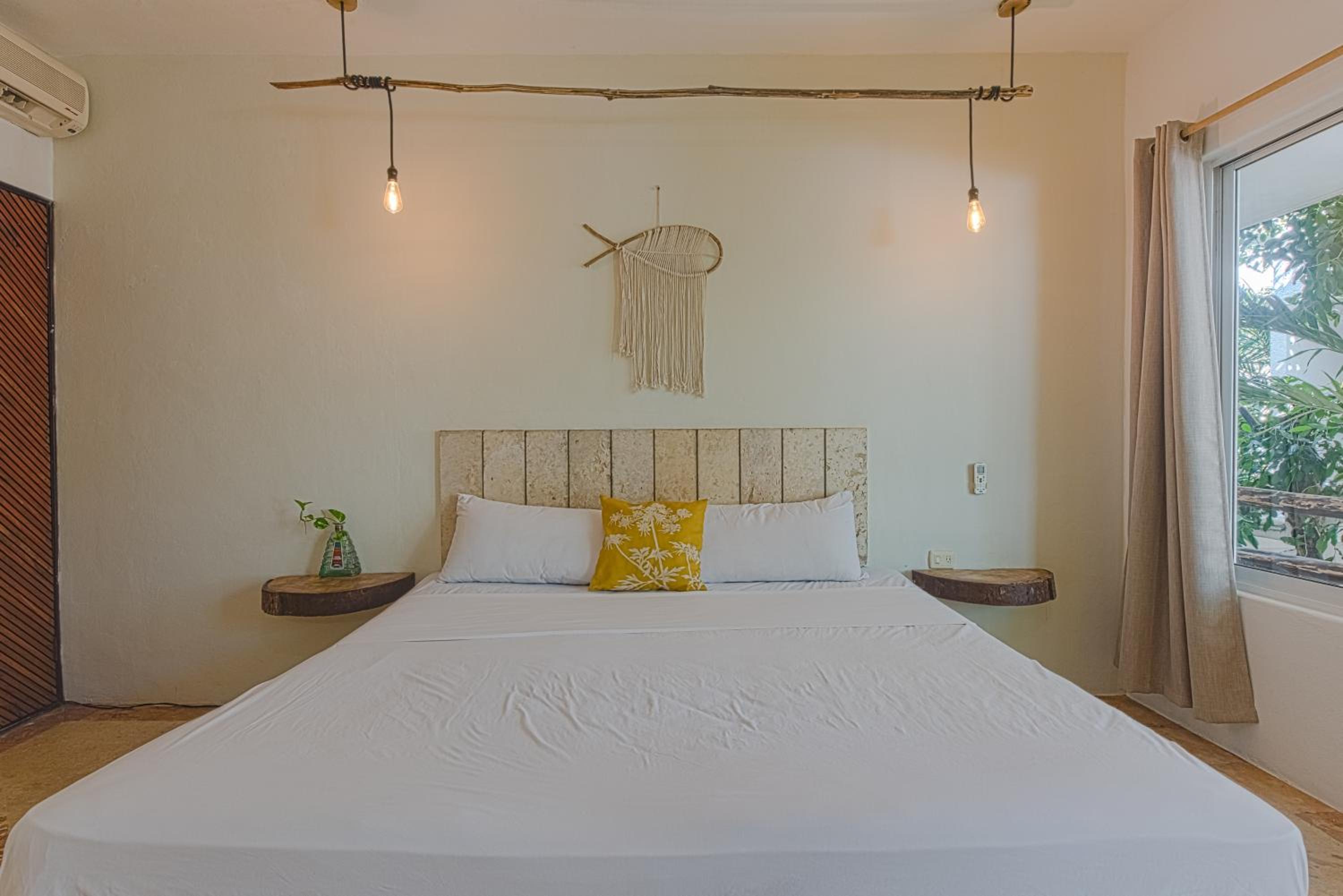 Standard Double Room - Photo 8