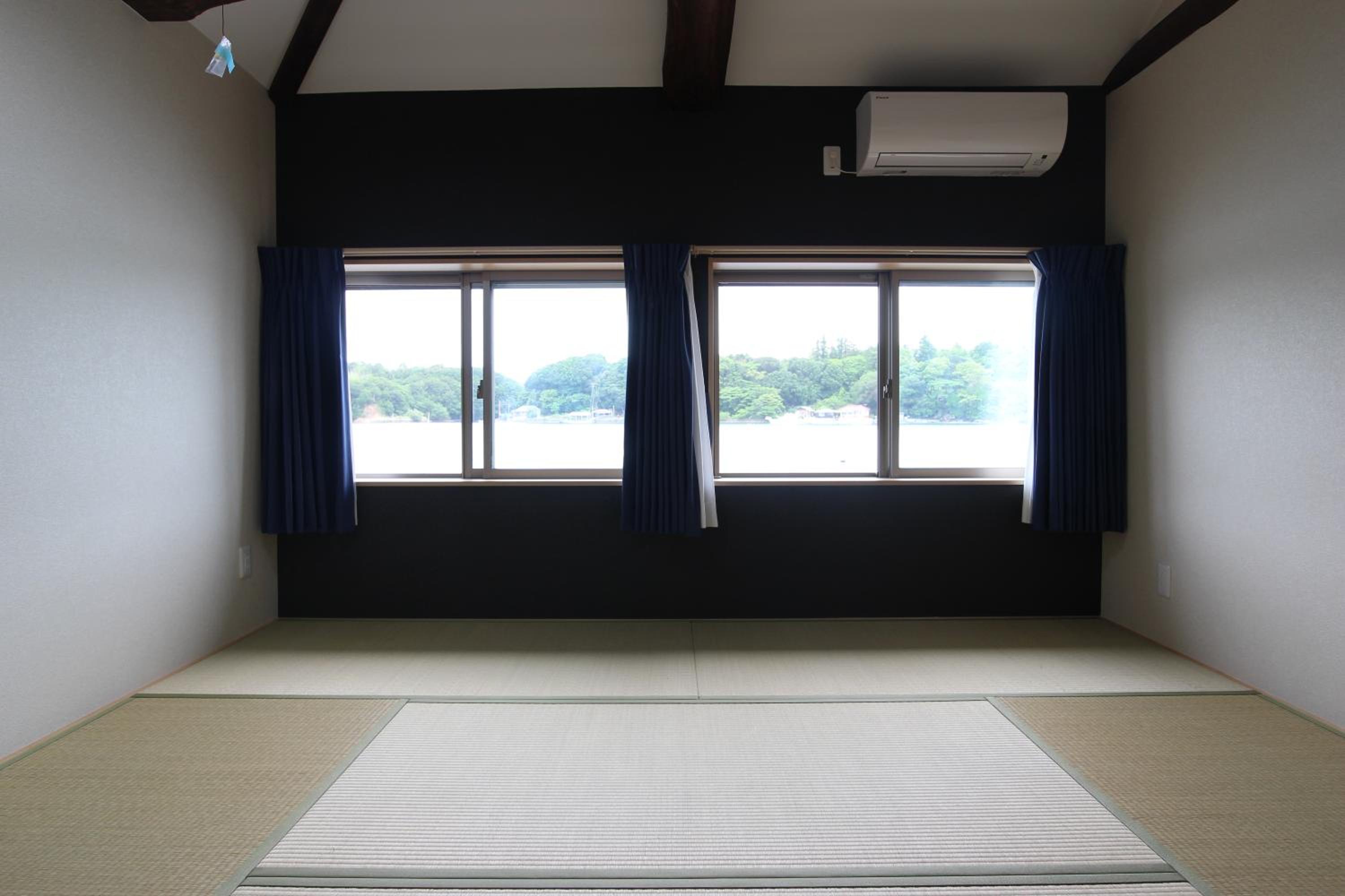 Three-Bedroom House - Photo 5