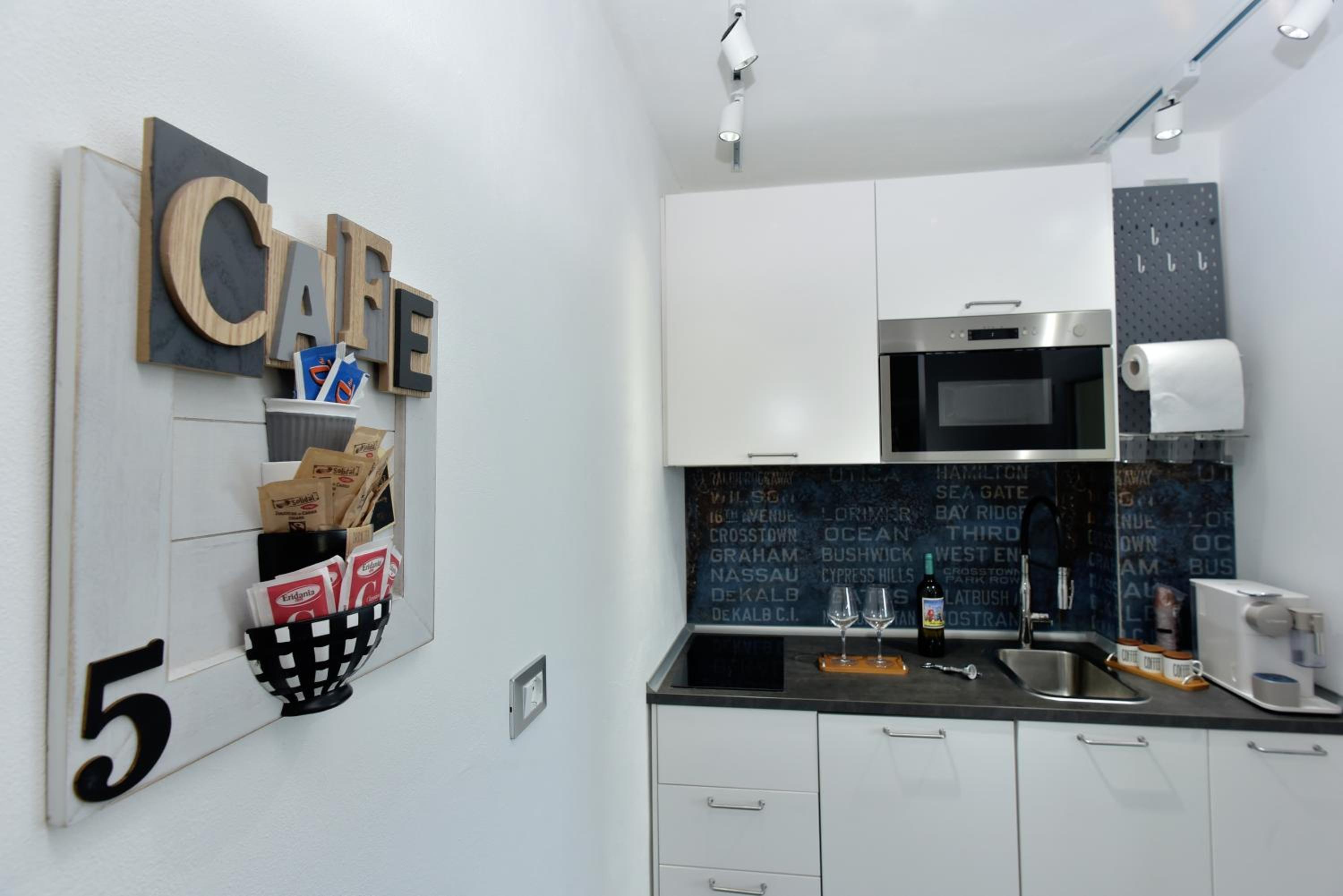 Suite with Terrace - Photo 7