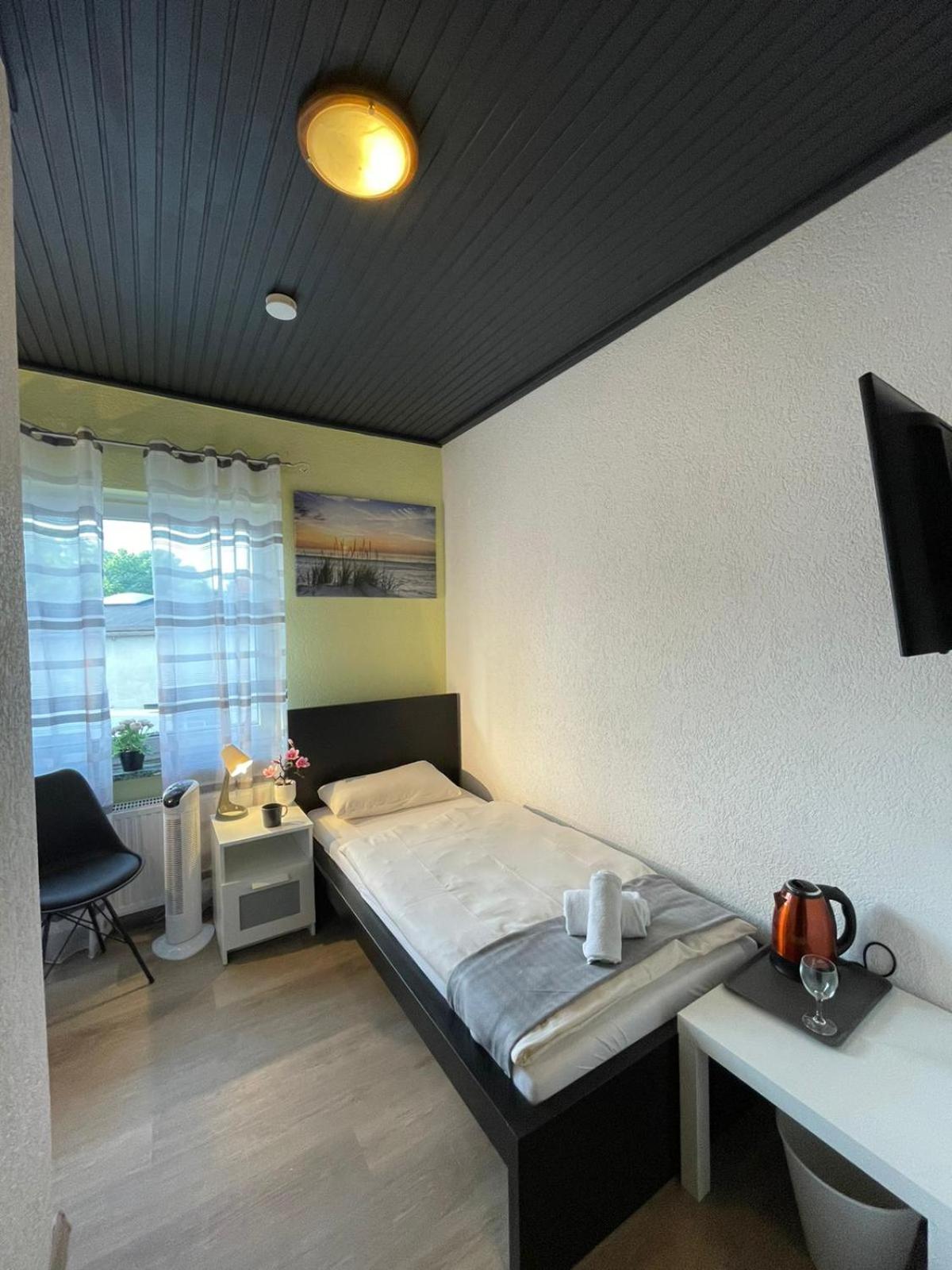 Single Room photo 3