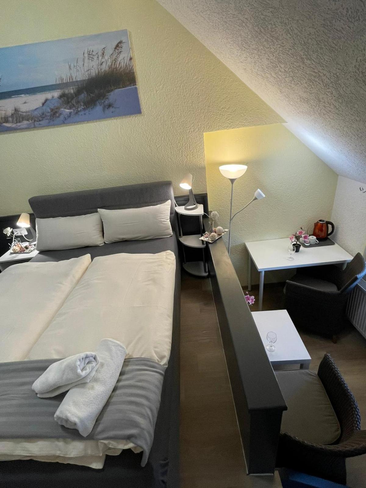 Small Double Room photo 1