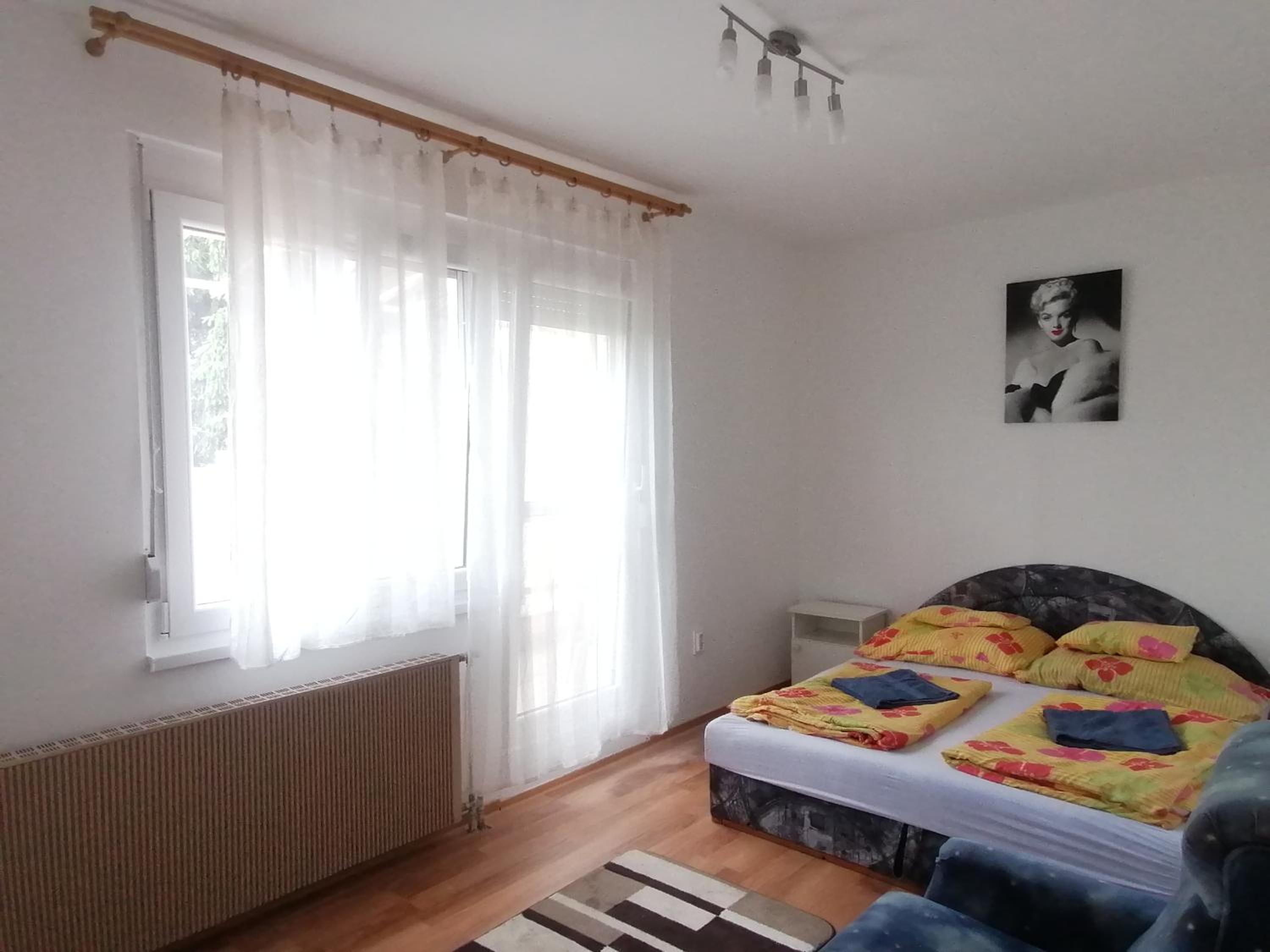 Three-Bedroom House - Photo 9