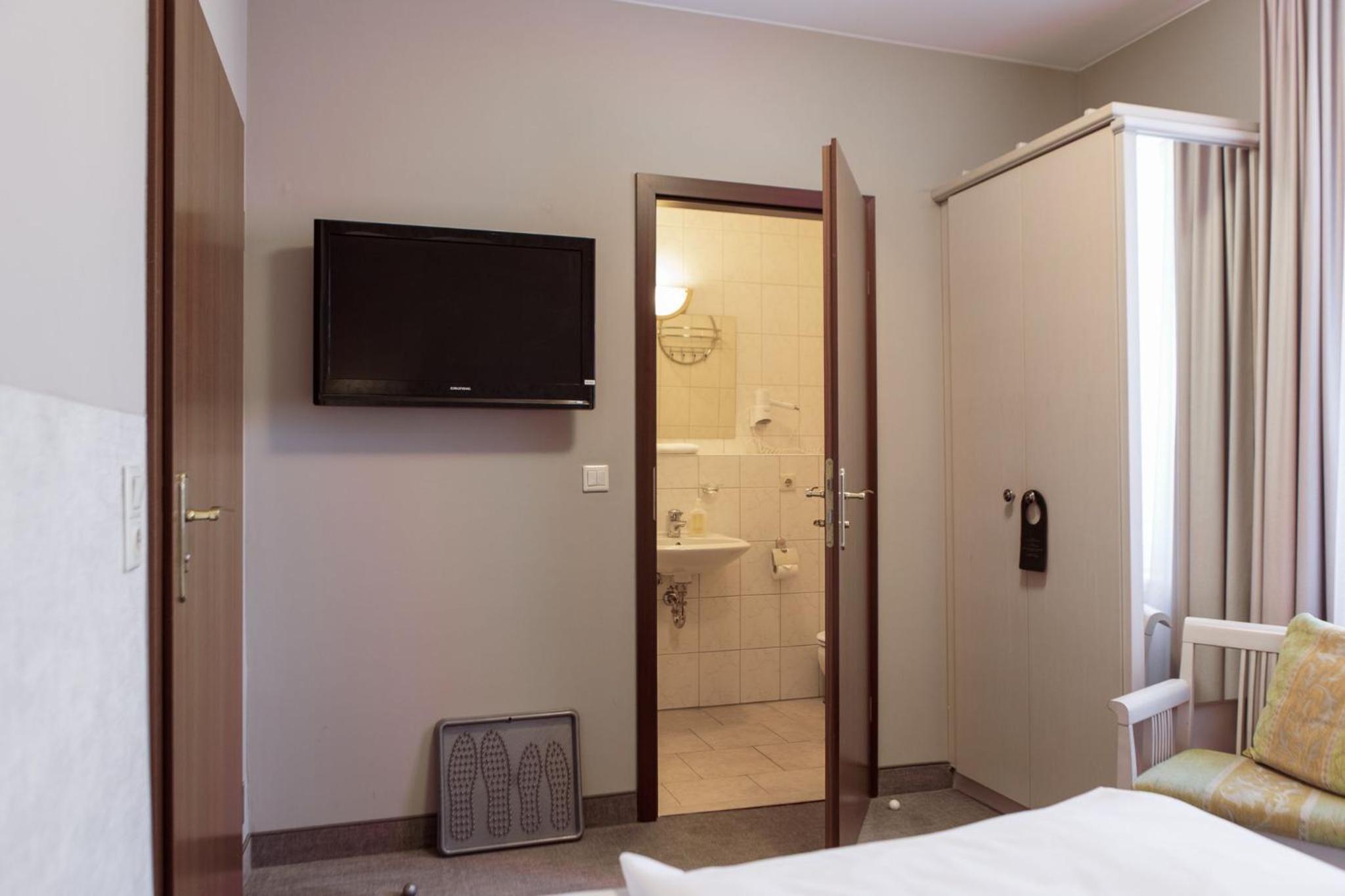 Single Room photo 2