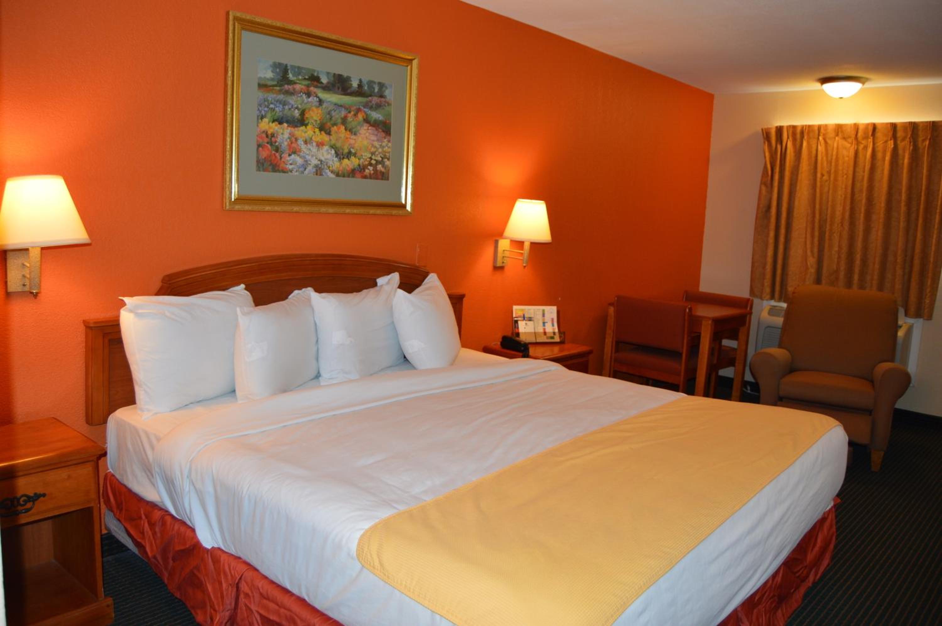 King Room - Non-Smoking photo 1