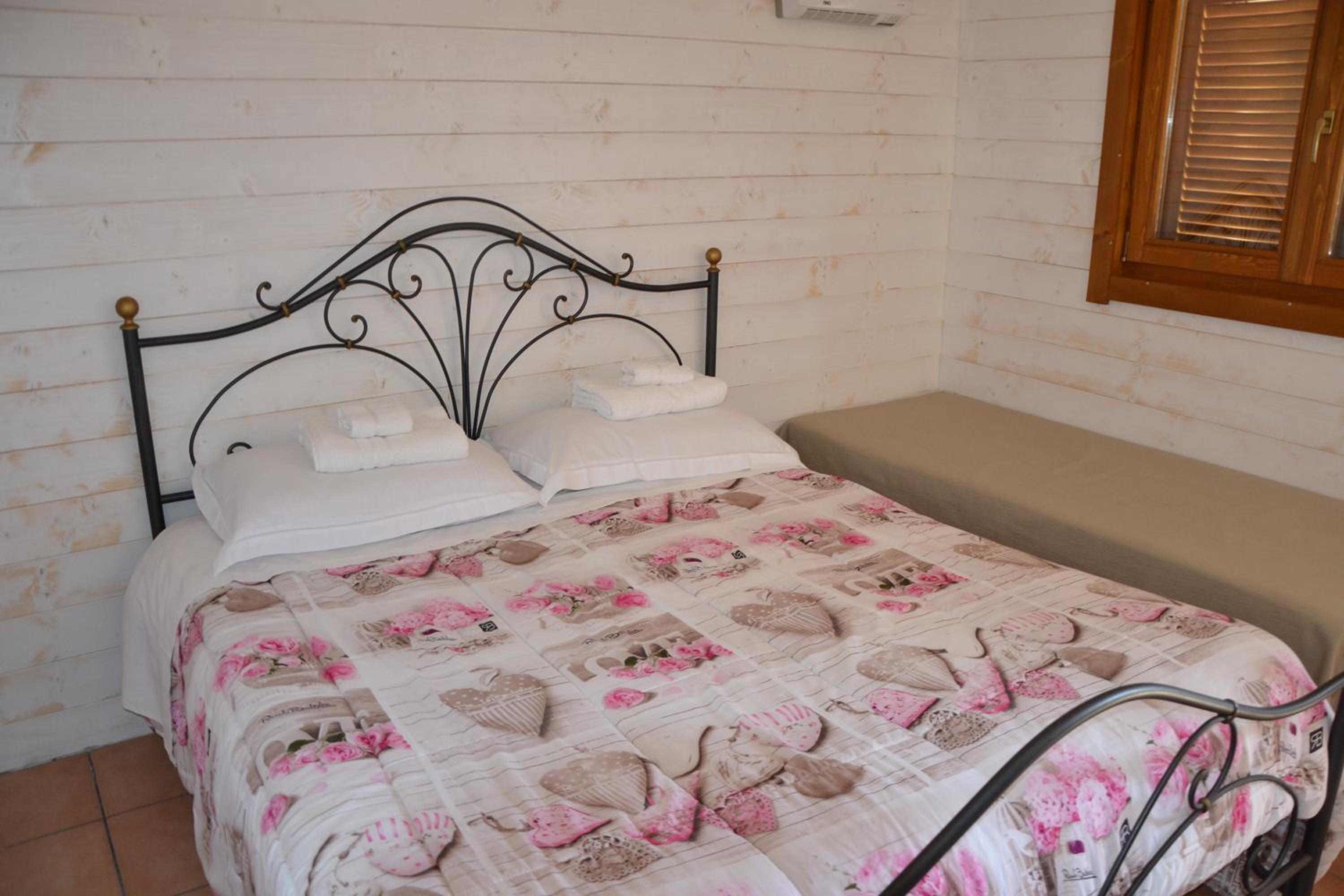 Bungalow with Sea View - Photo 8