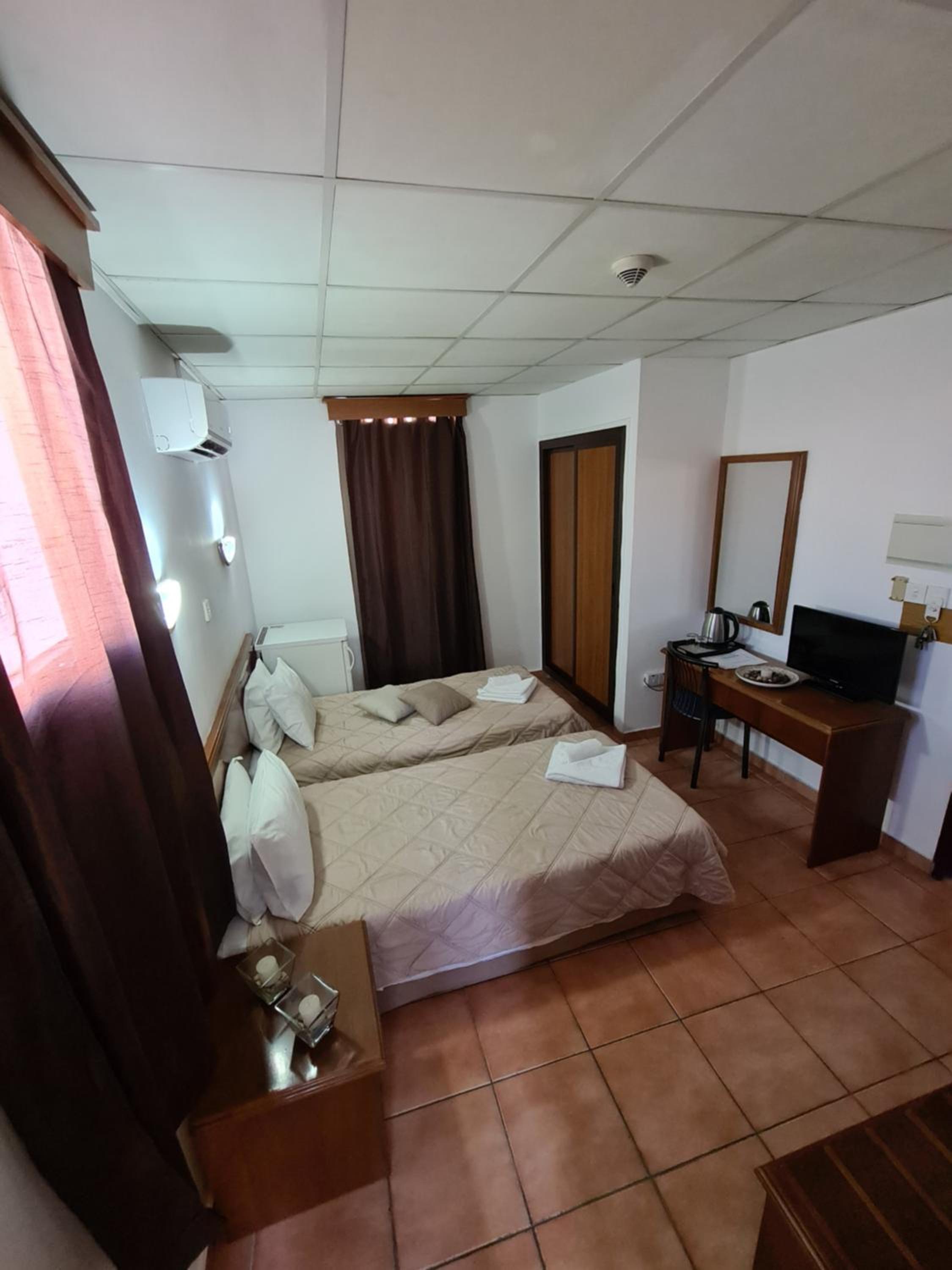 Budget Twin Room photo 2
