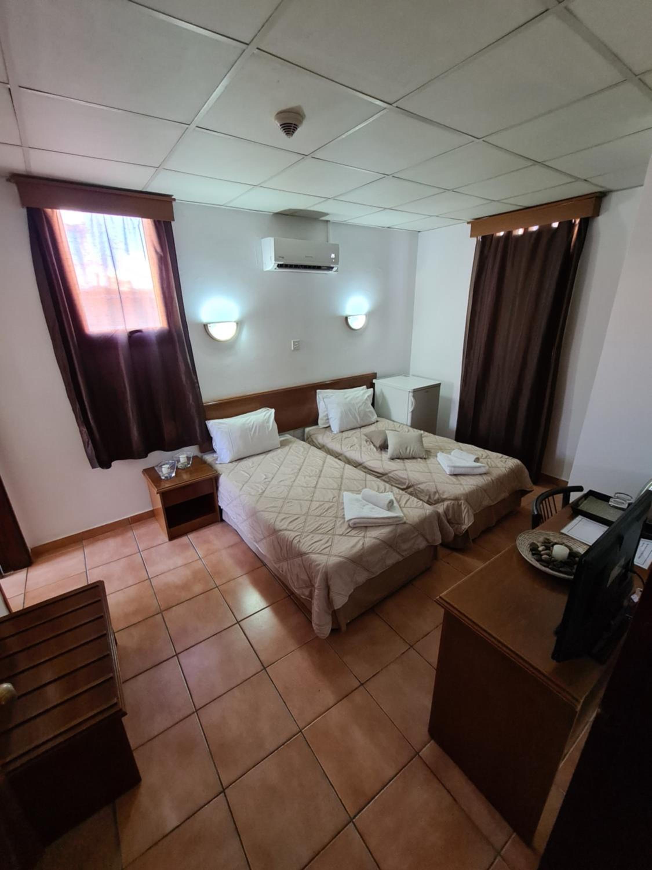 Budget Twin Room photo 3
