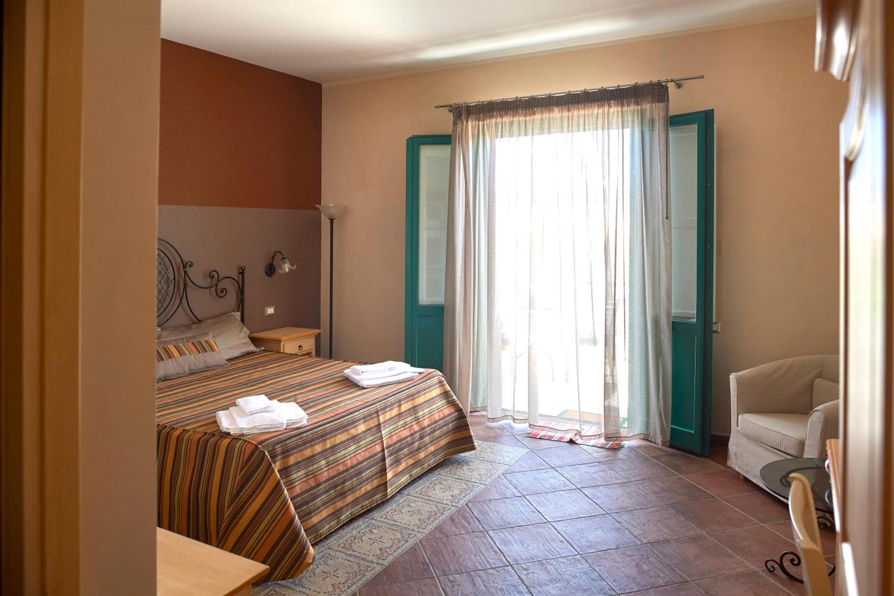 Executive Double Room - Photo 2