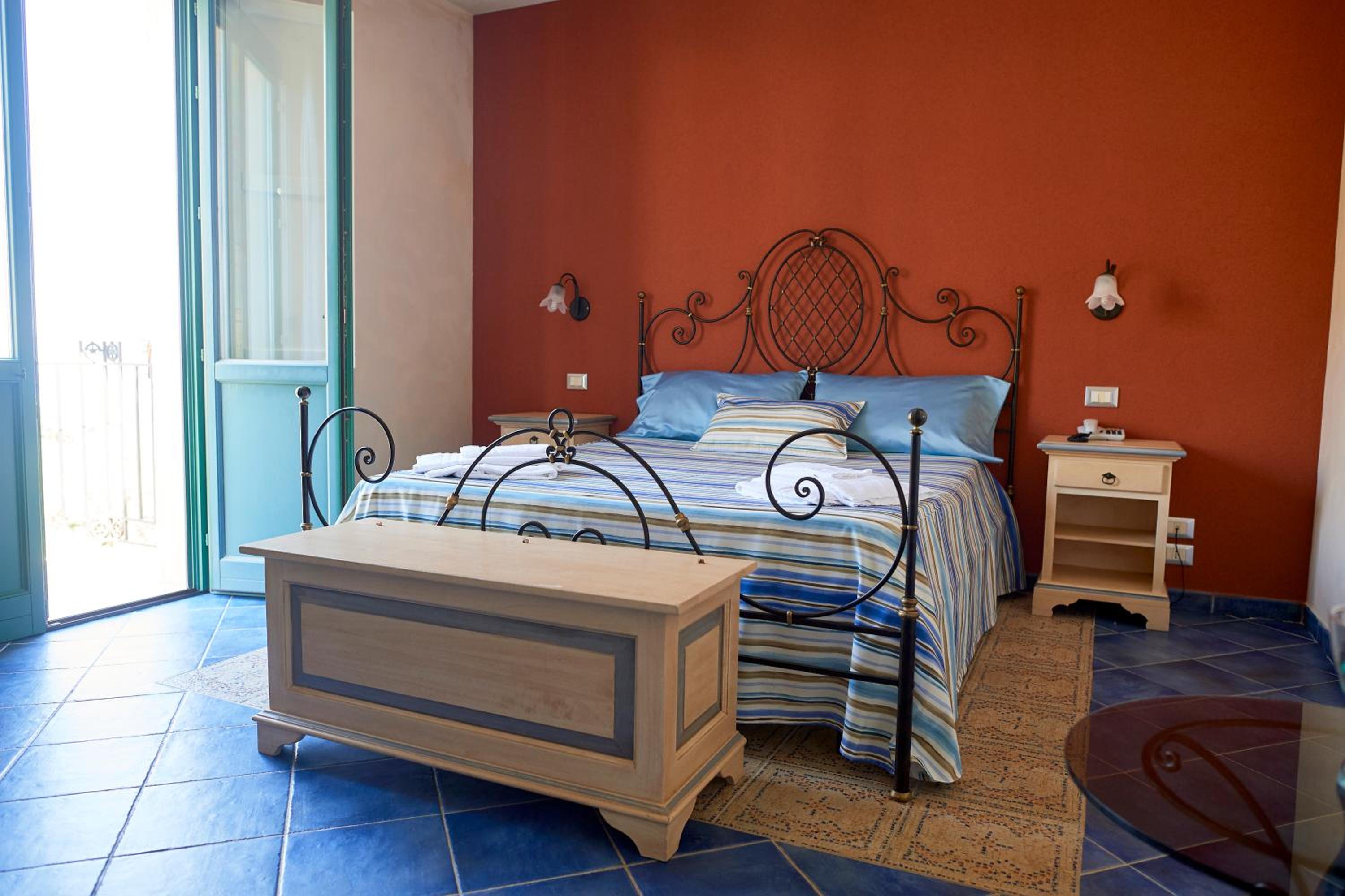 Superior Double Room - Photo 2