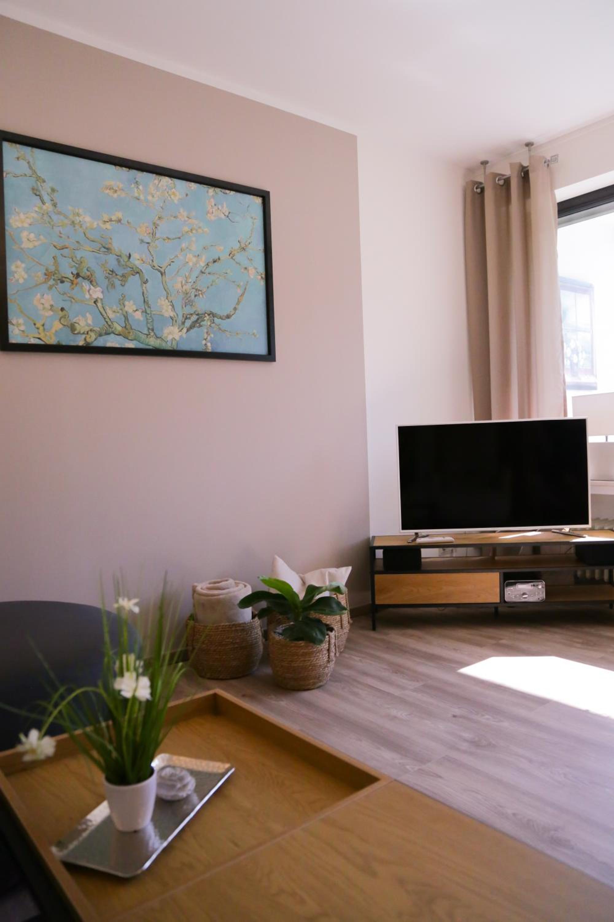 One-Bedroom Apartment photo 1