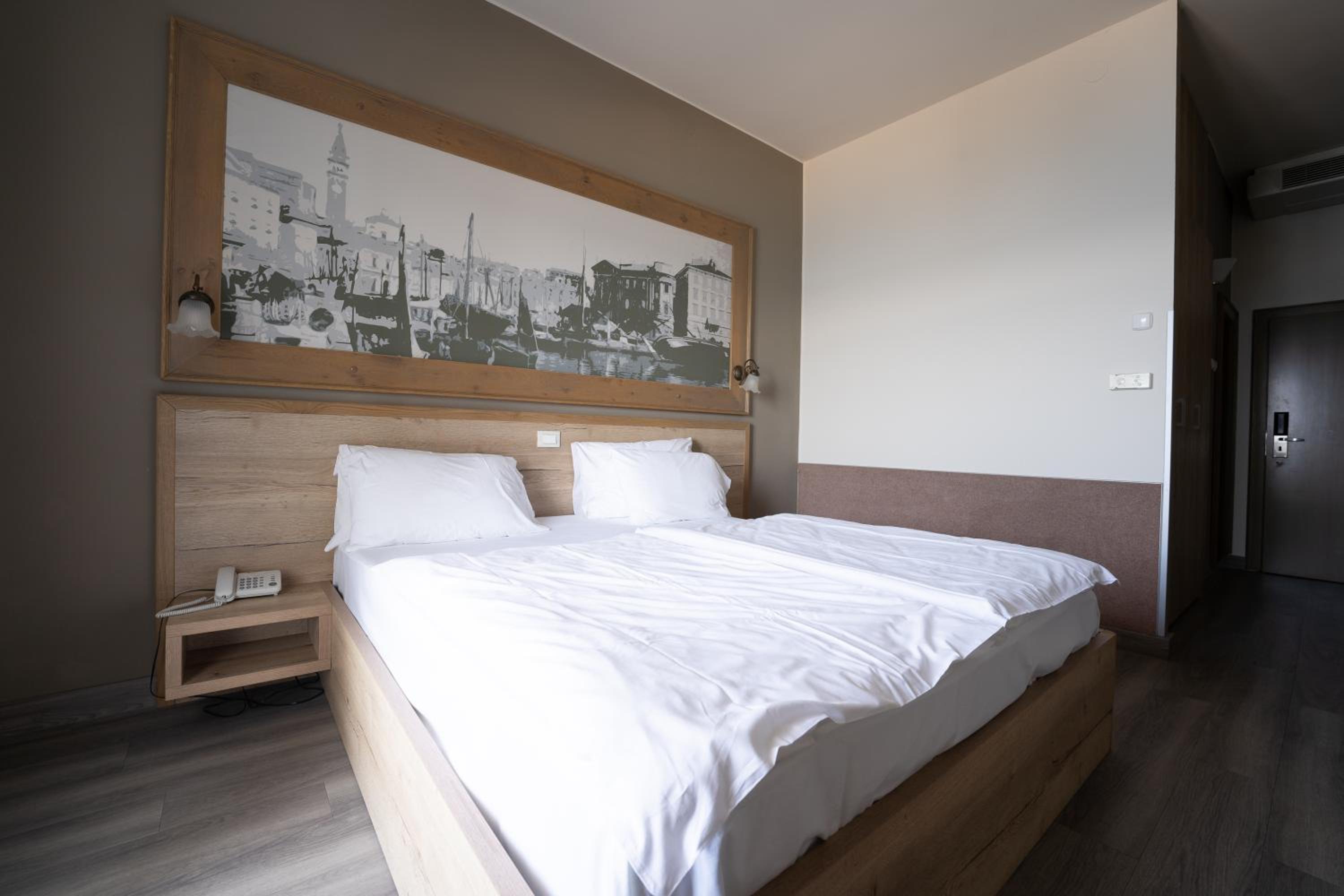 Double Room - Beach Front photo 1