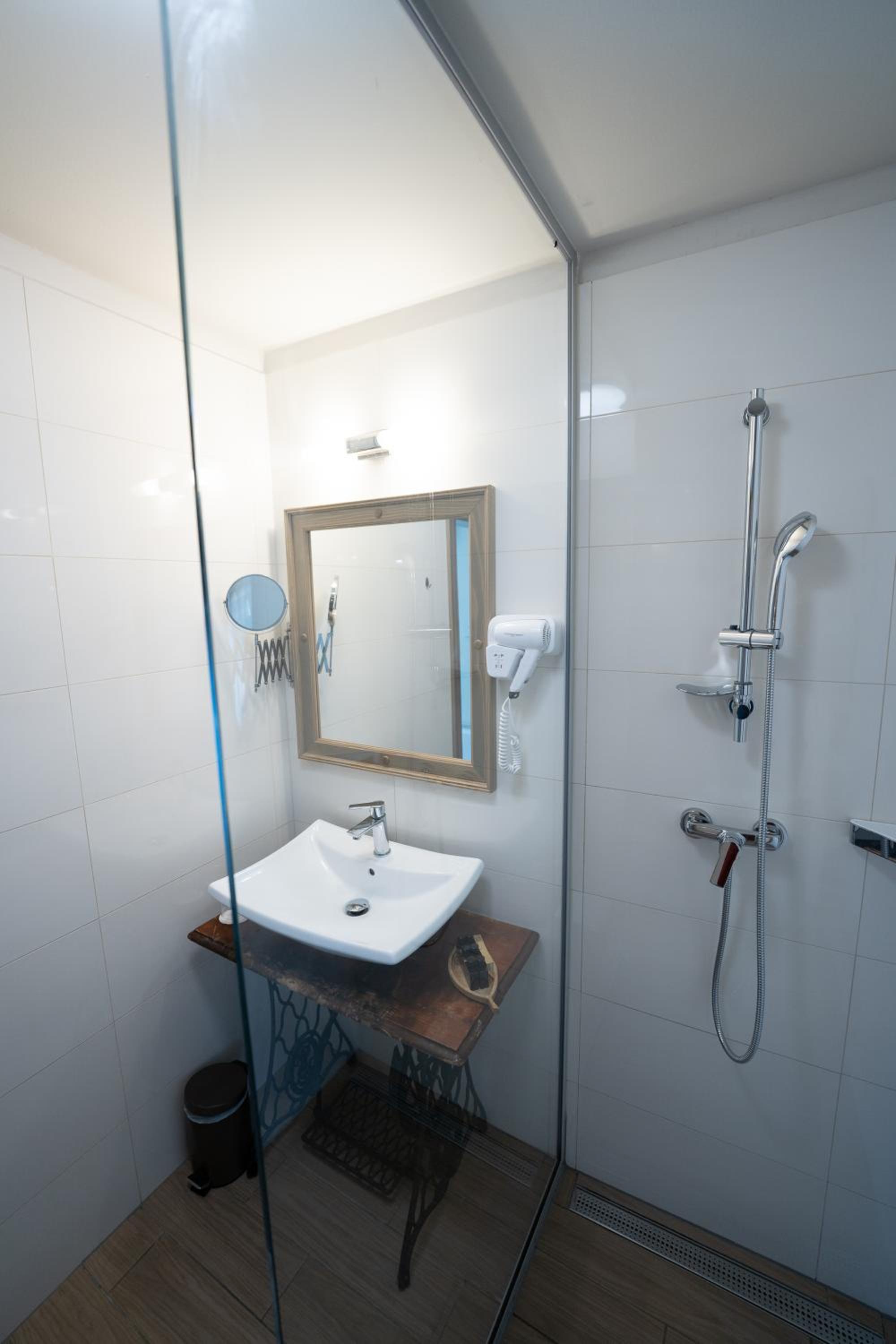 Double Room with Landmark View photo 3