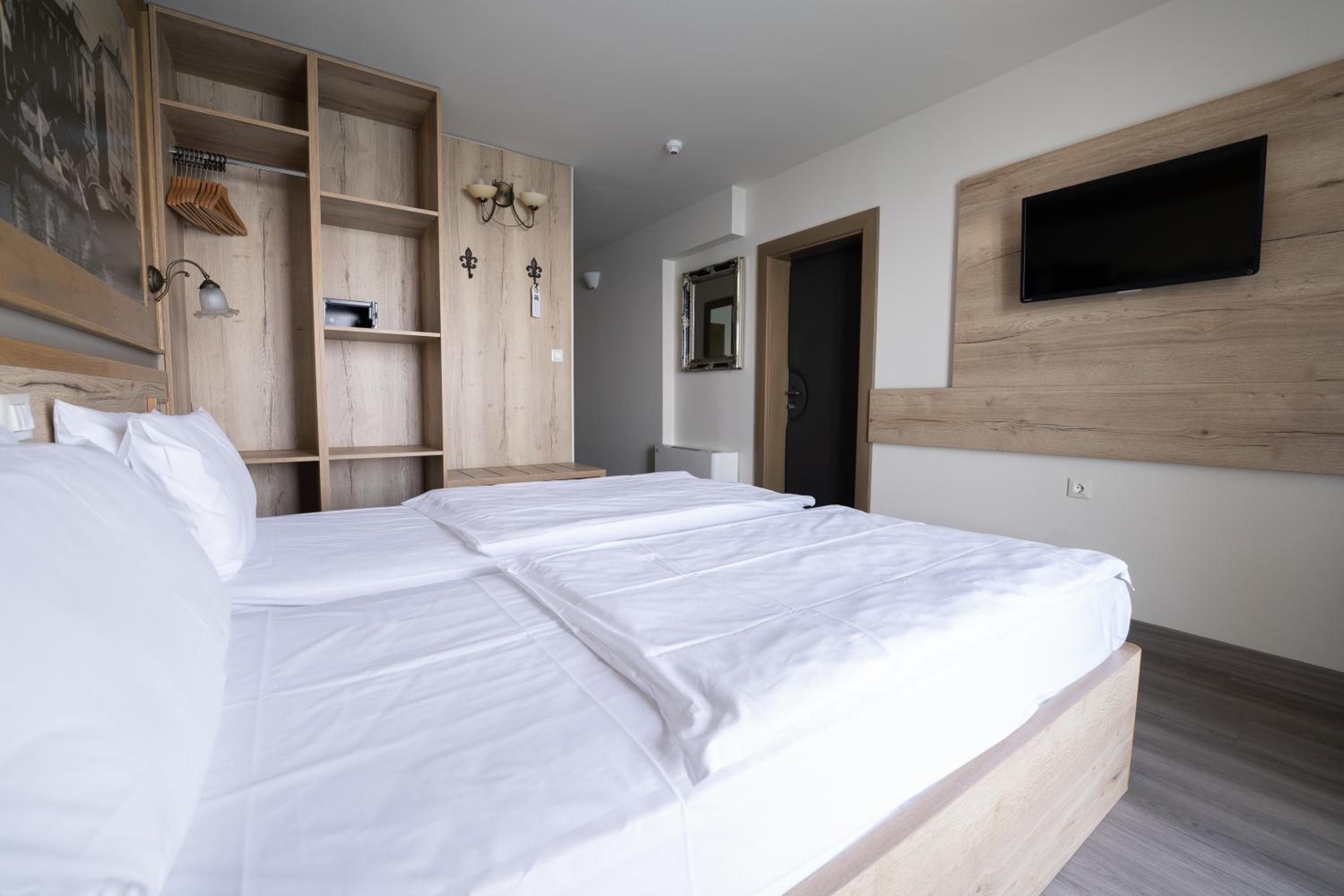 Double or Twin Room with Sea View photo 1