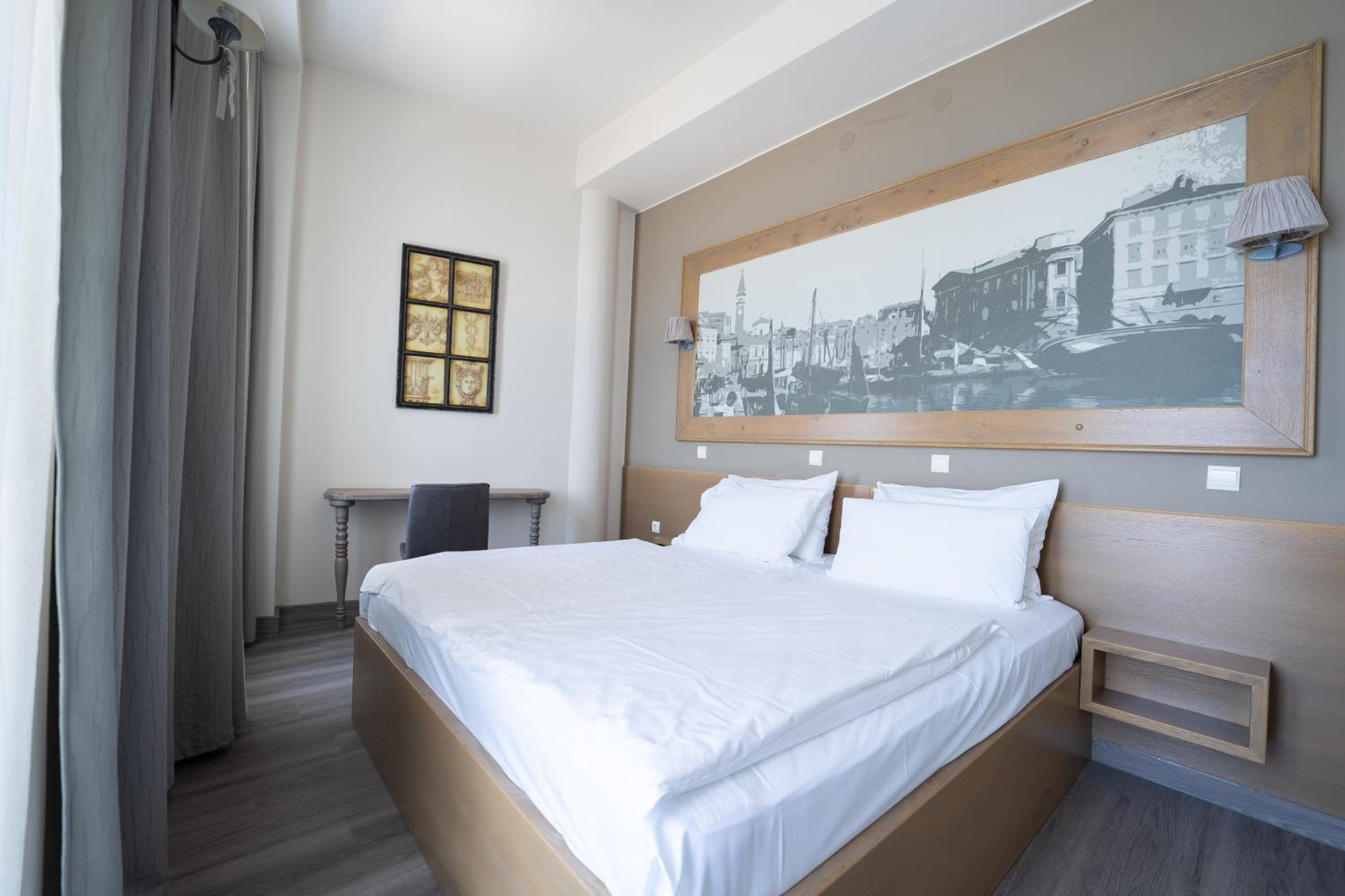 Deluxe Suite with Sea View photo 1