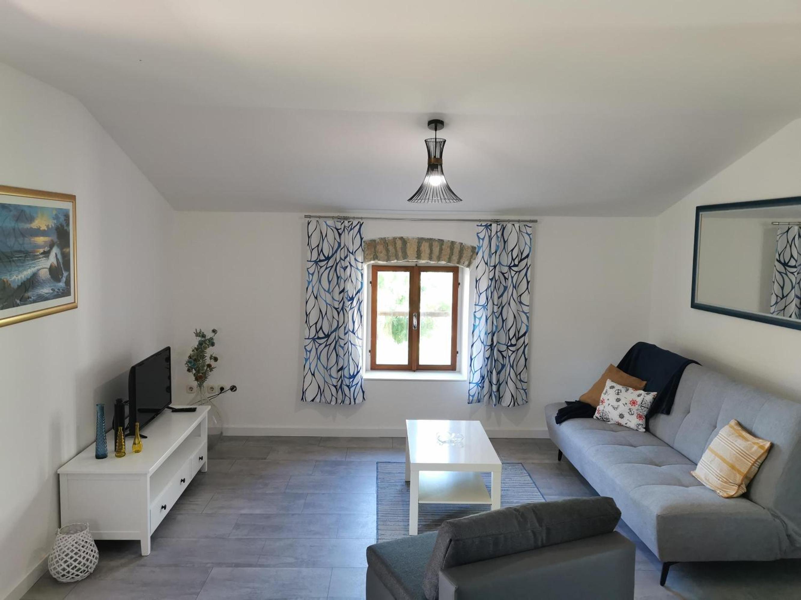 One-Bedroom Apartment with Balcony photo 1