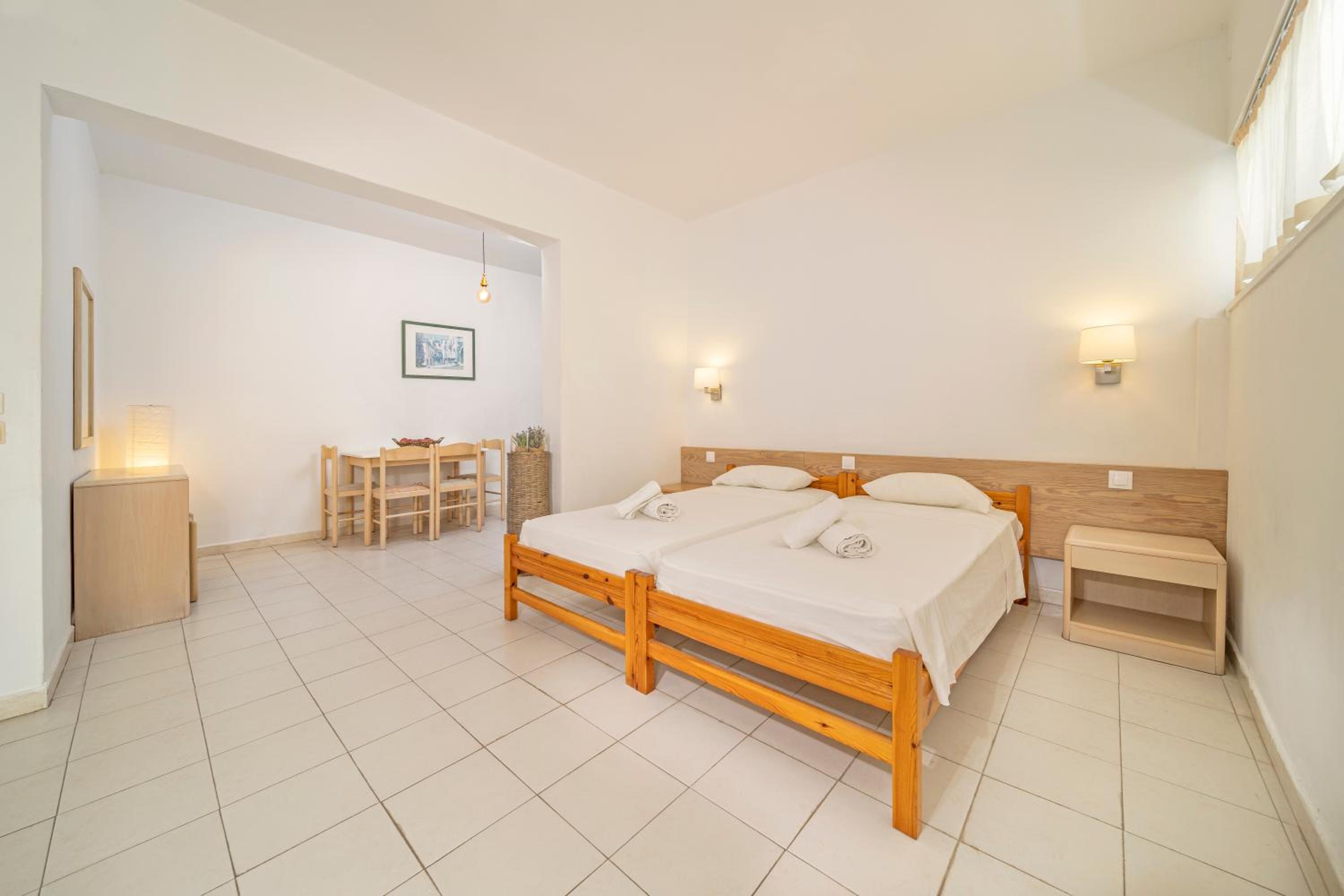 Apartment (4 Adults) - Photo 4
