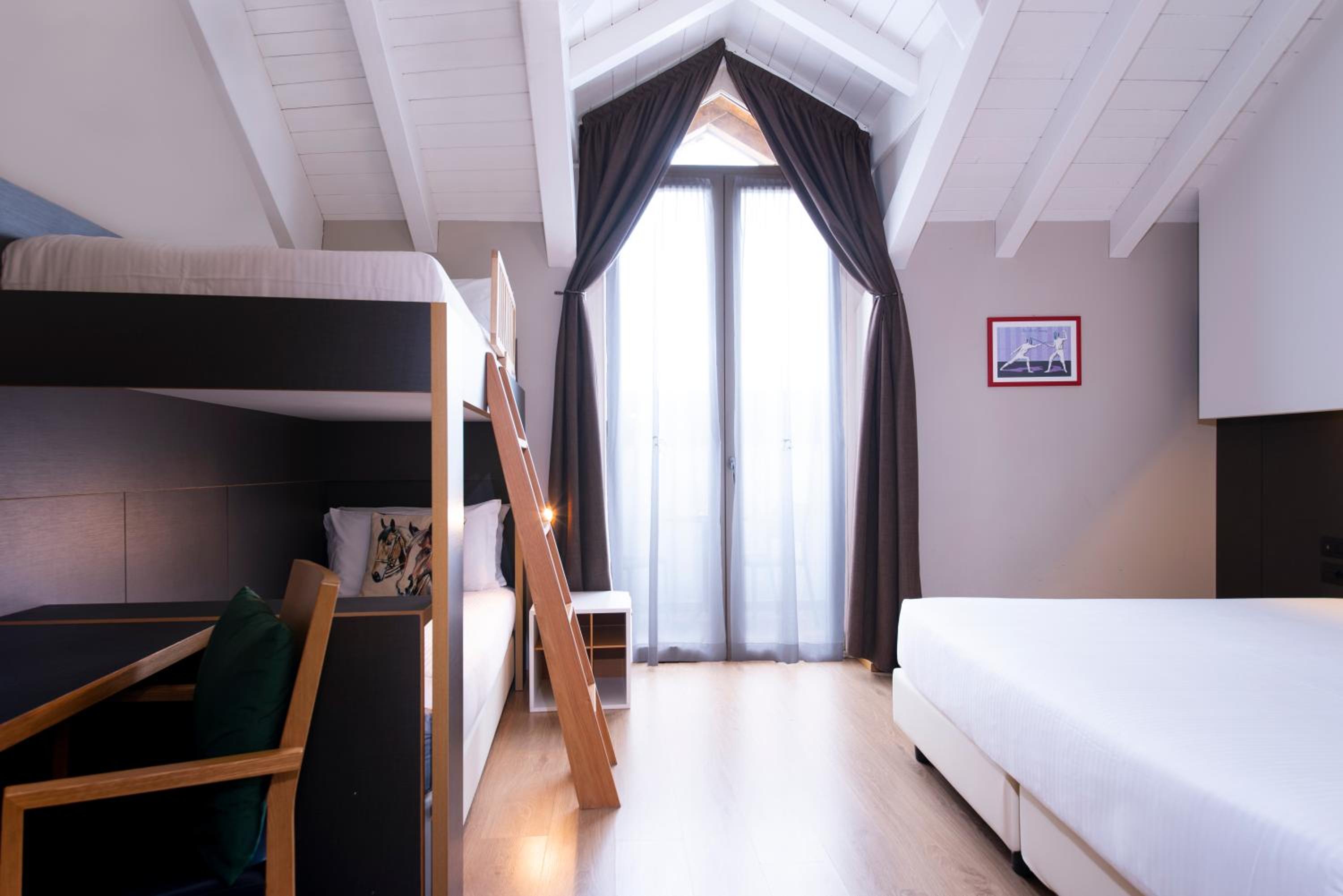 Quadruple Room - Photo 3
