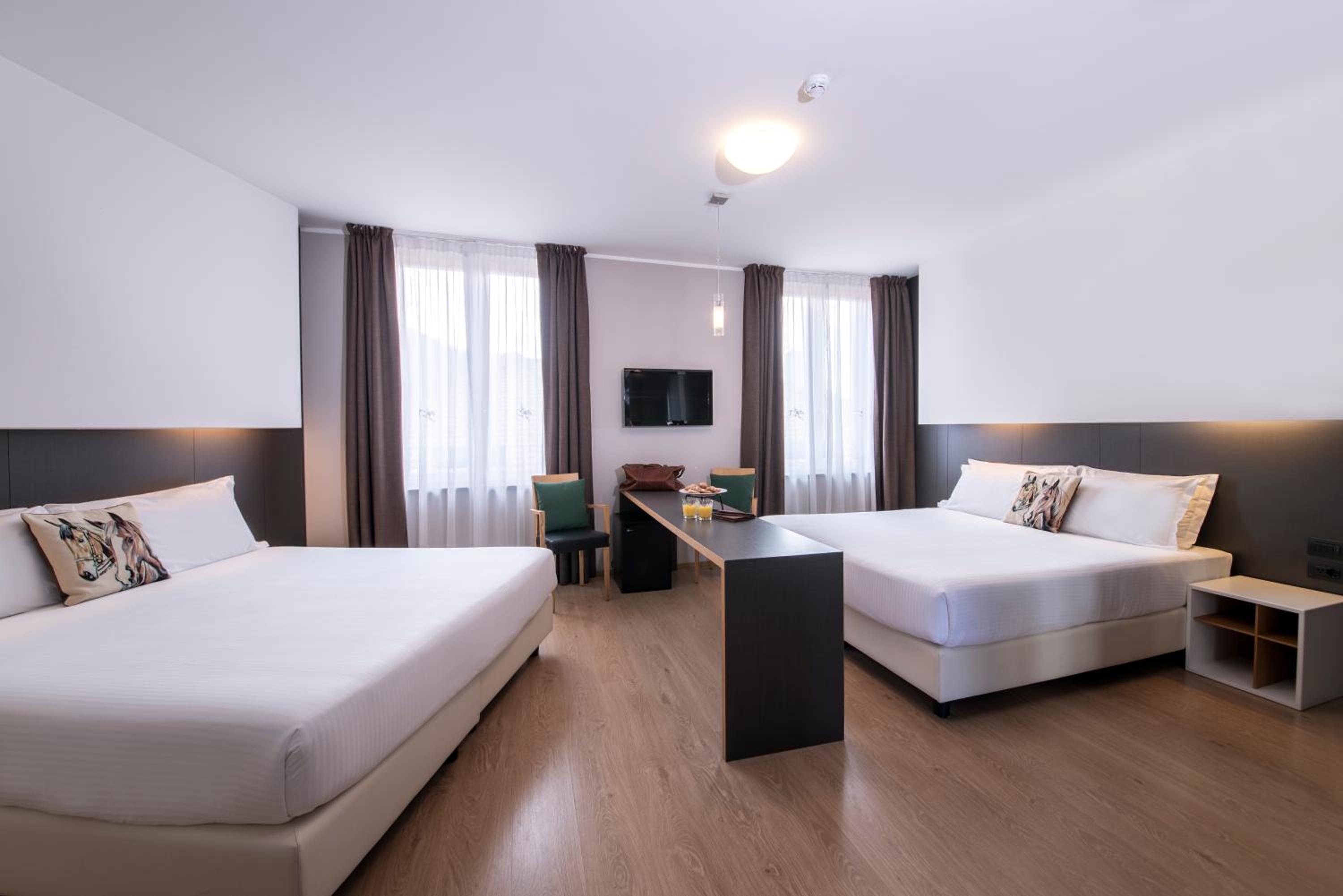 Quadruple Room - Photo 1