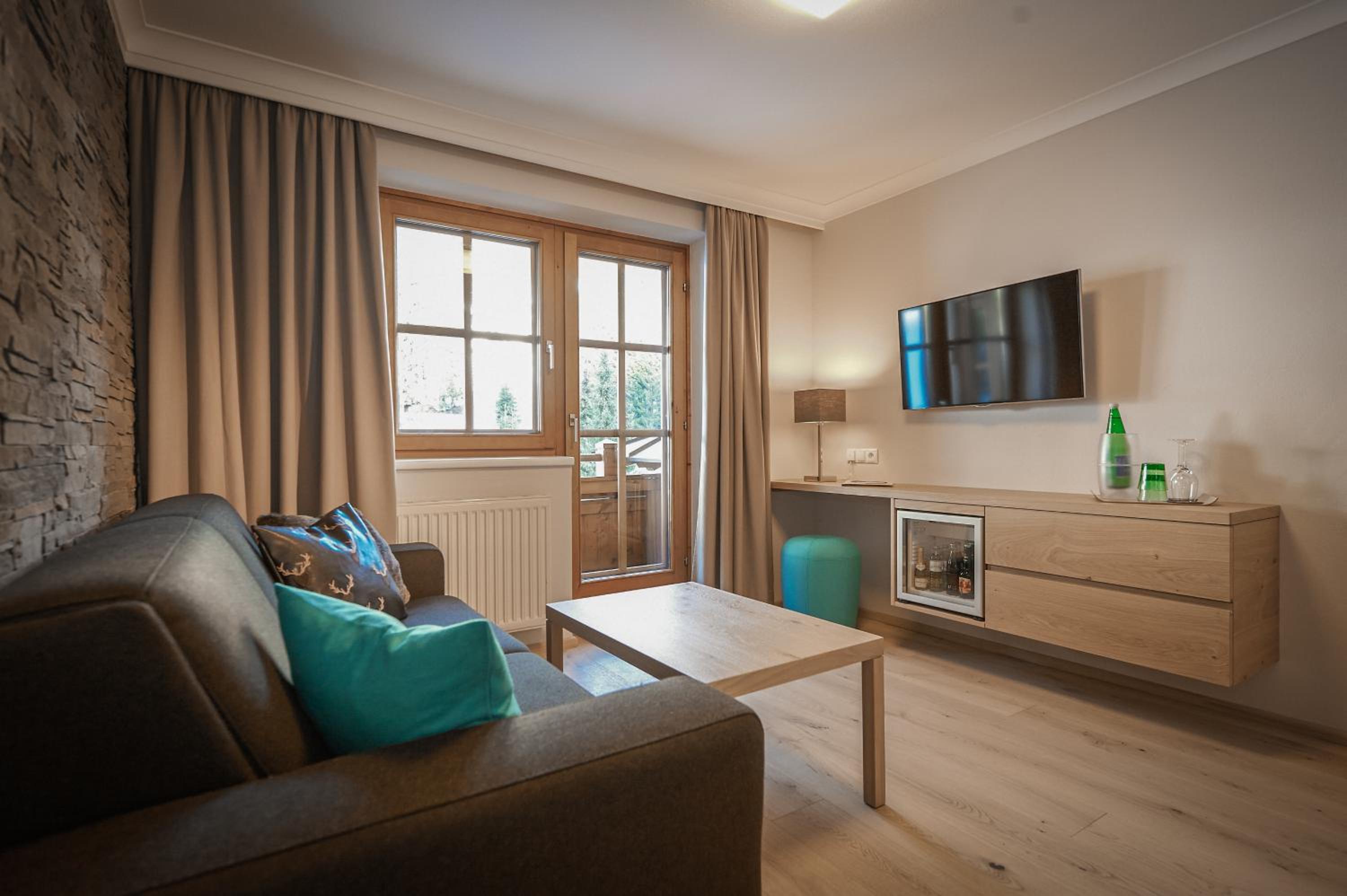 Suite with Balcony - Photo 10