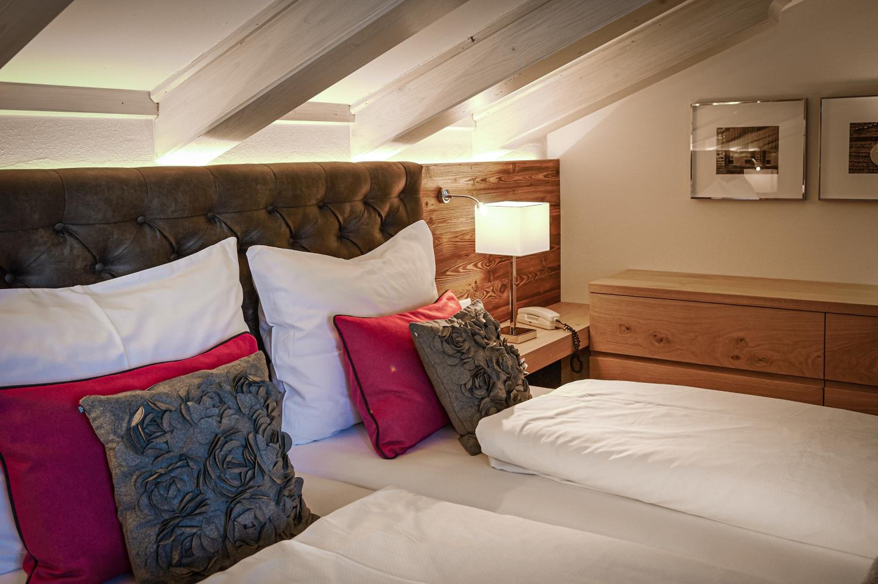 Suite with Balcony - Photo 6