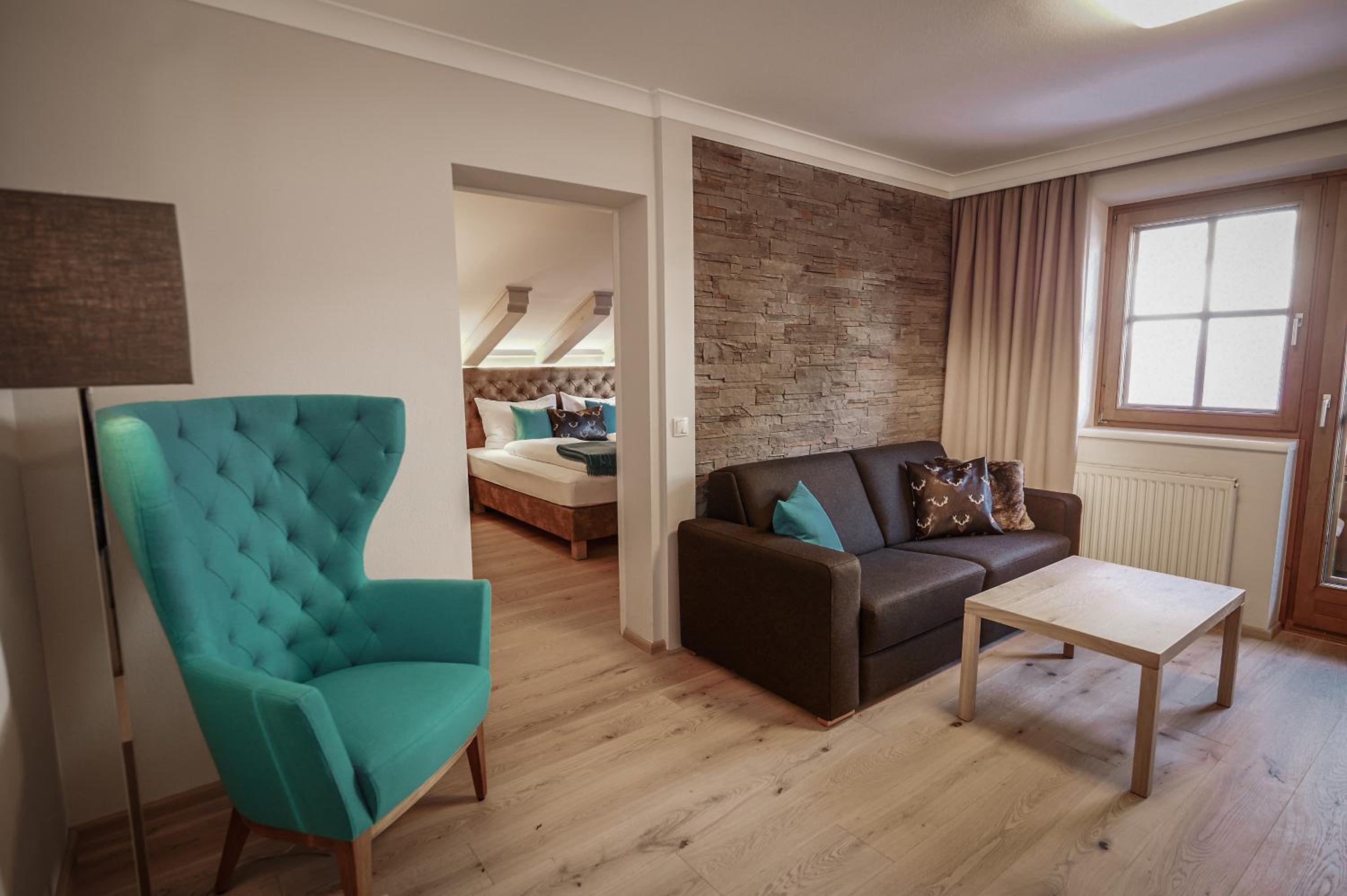 Suite with Balcony - Photo 5