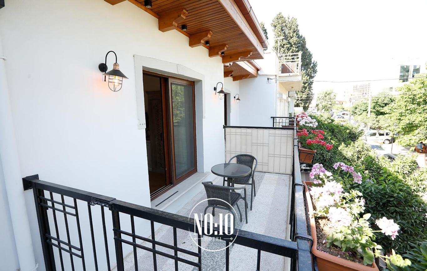 Double Room with Balcony - Photo 3