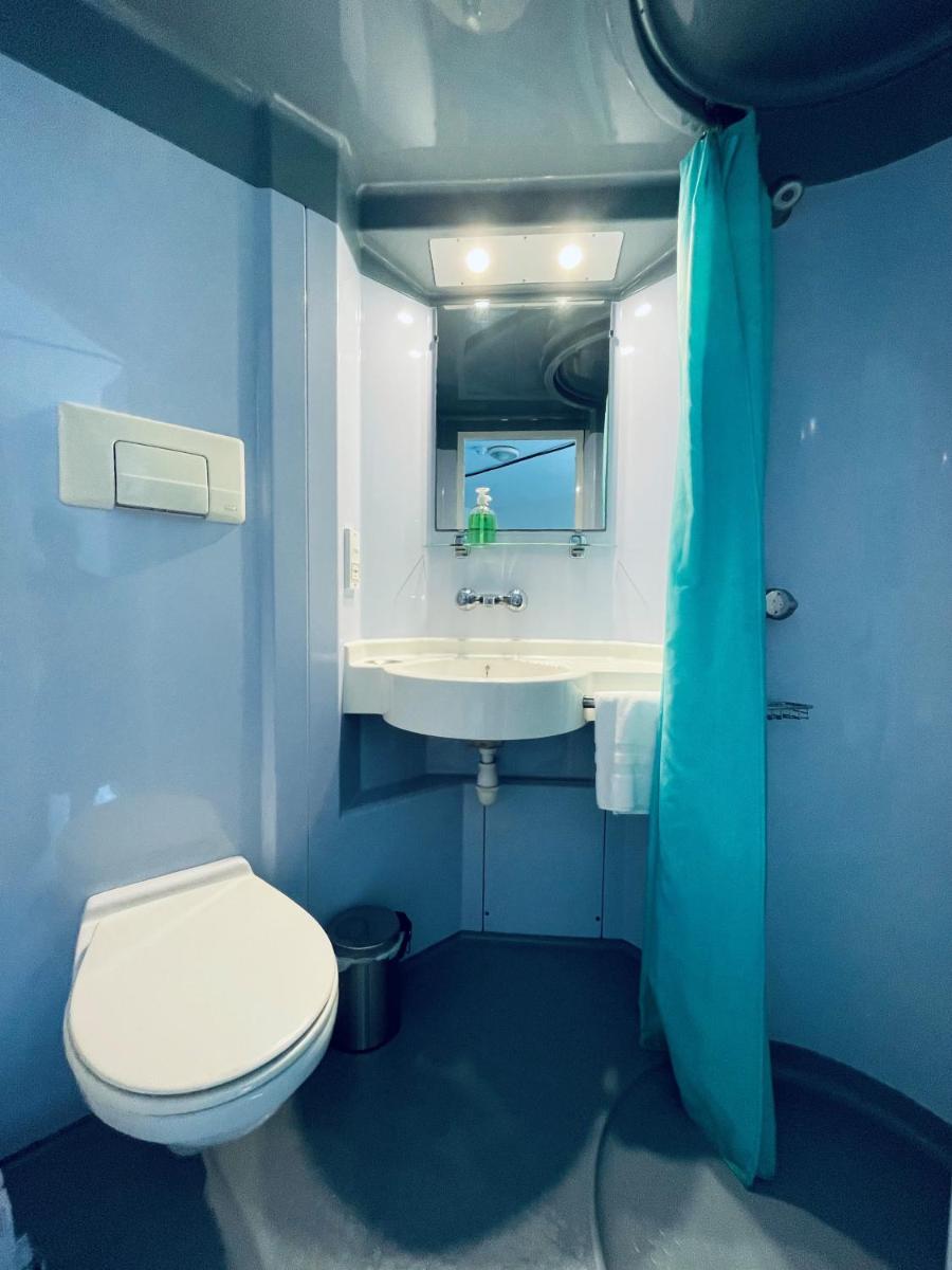 Twin Room with Private Bathroom - Photo 3