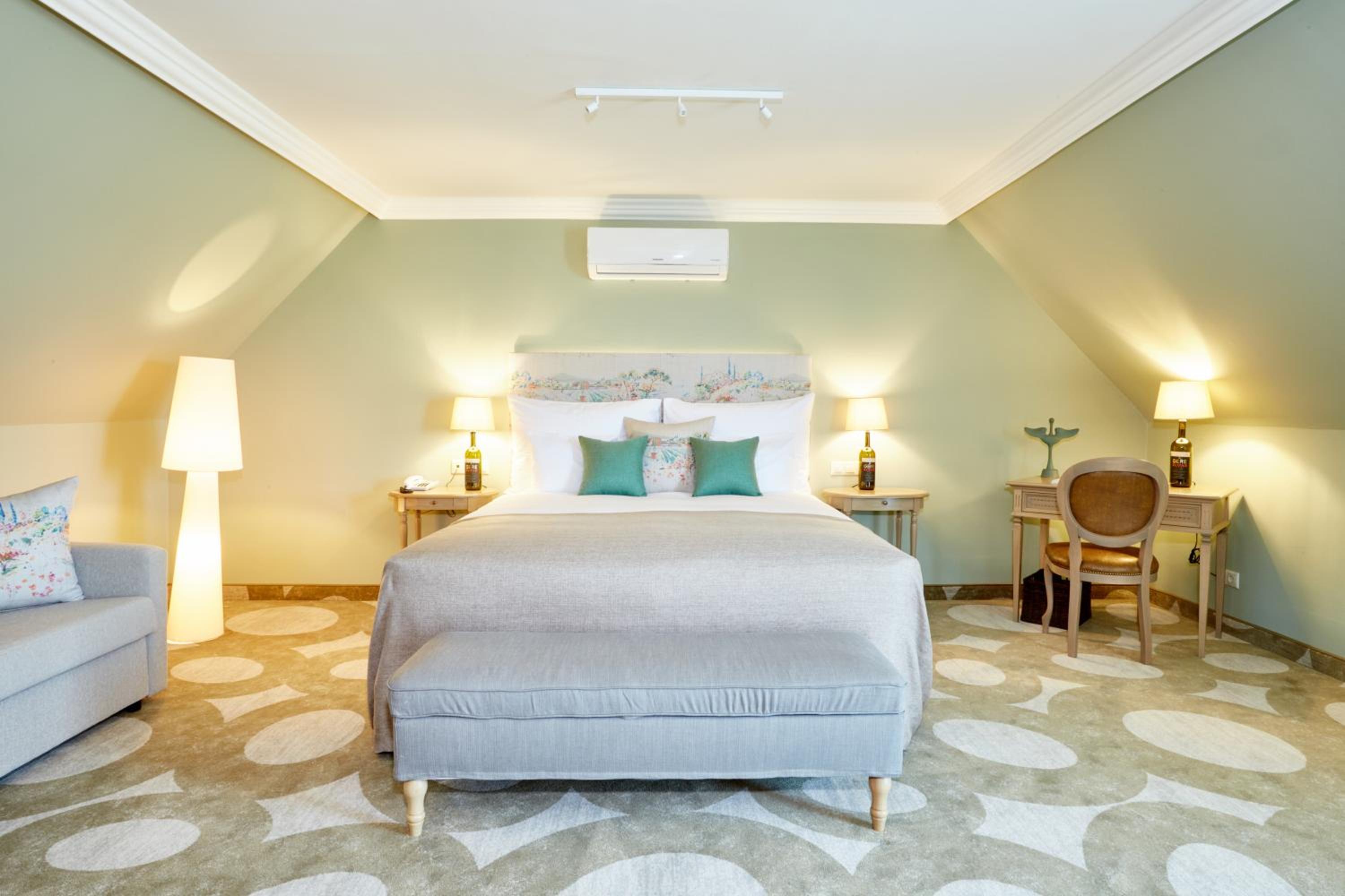 Junior Suite with Garden View photo 1
