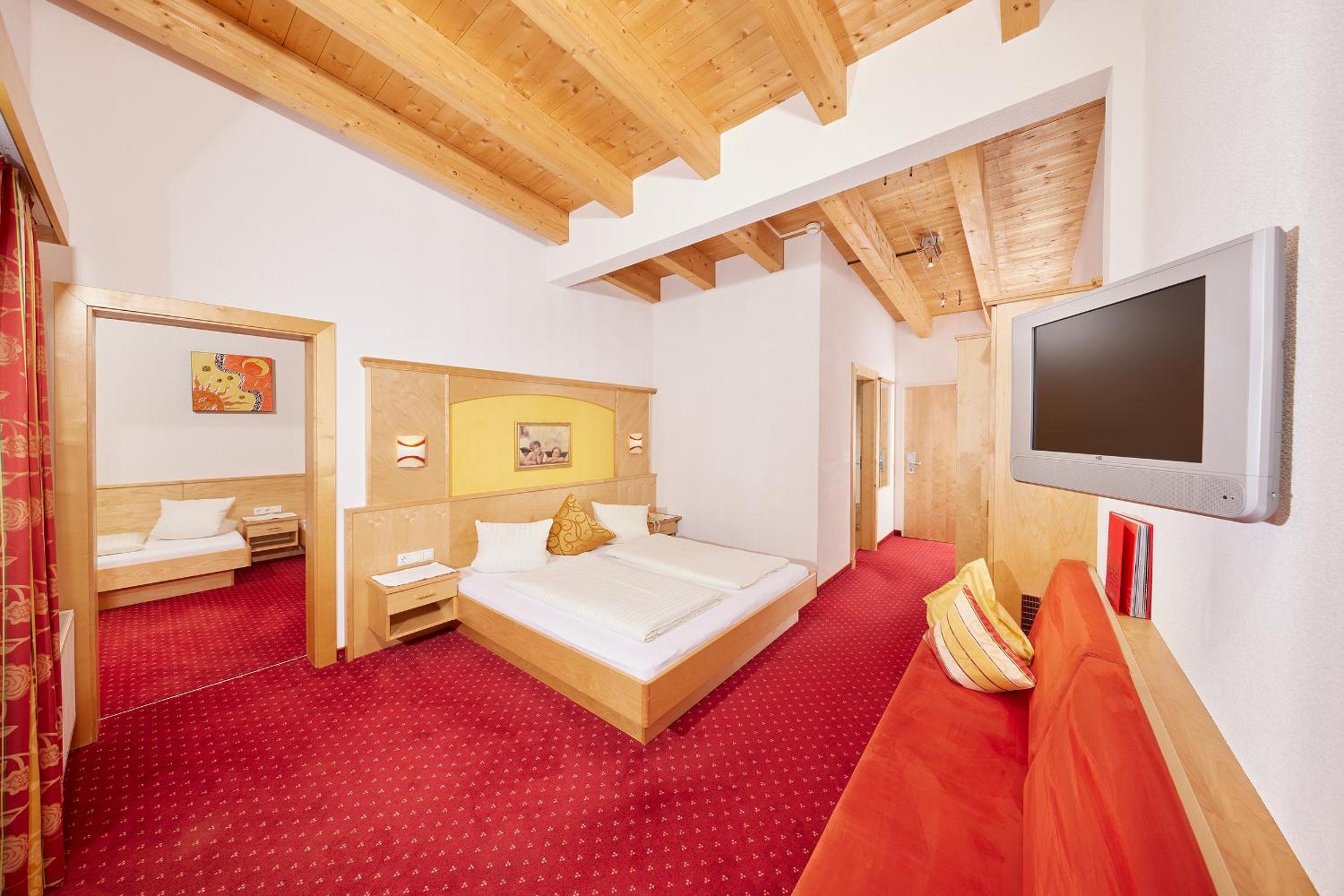 Family Room - Photo 7