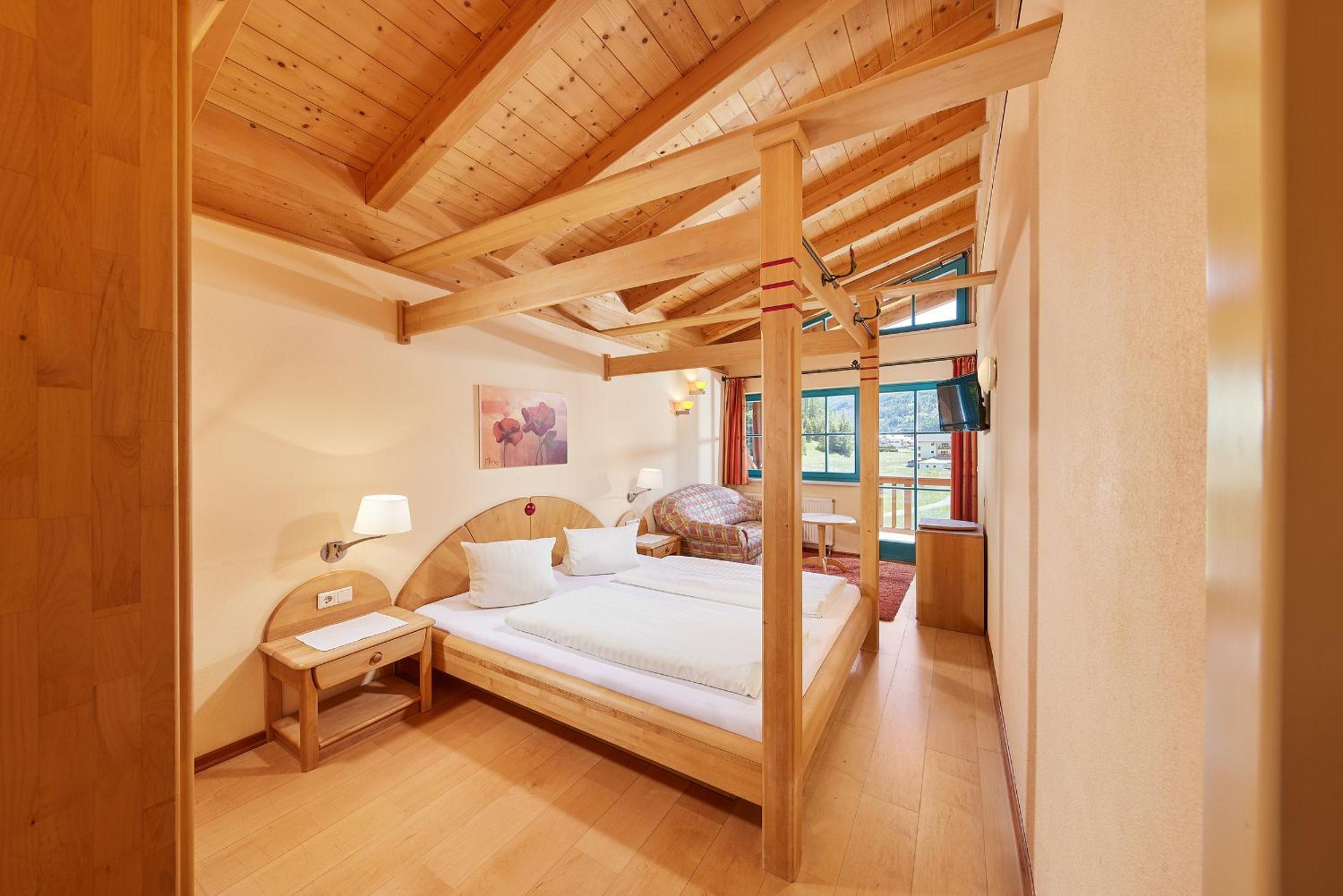 Deluxe Suite - Photo 3