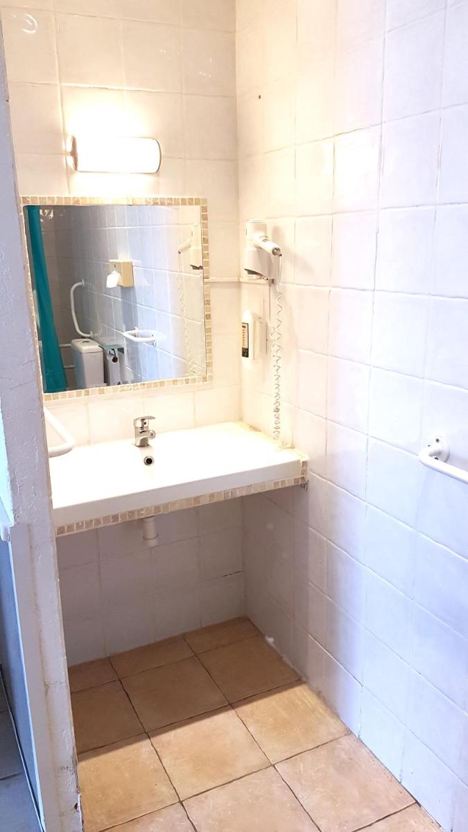 Double Room - Disability Access photo 3