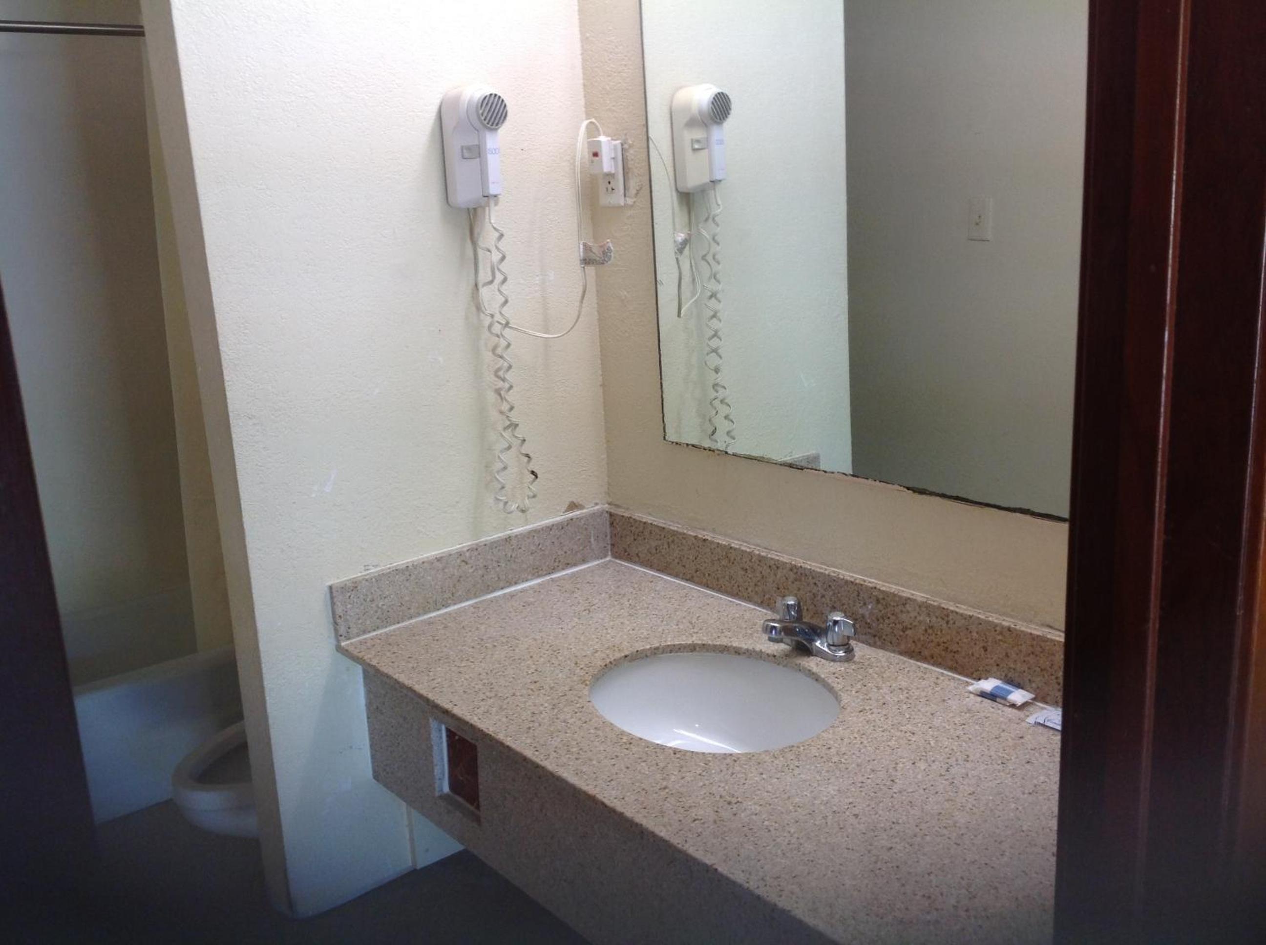 Standard King Room photo 3