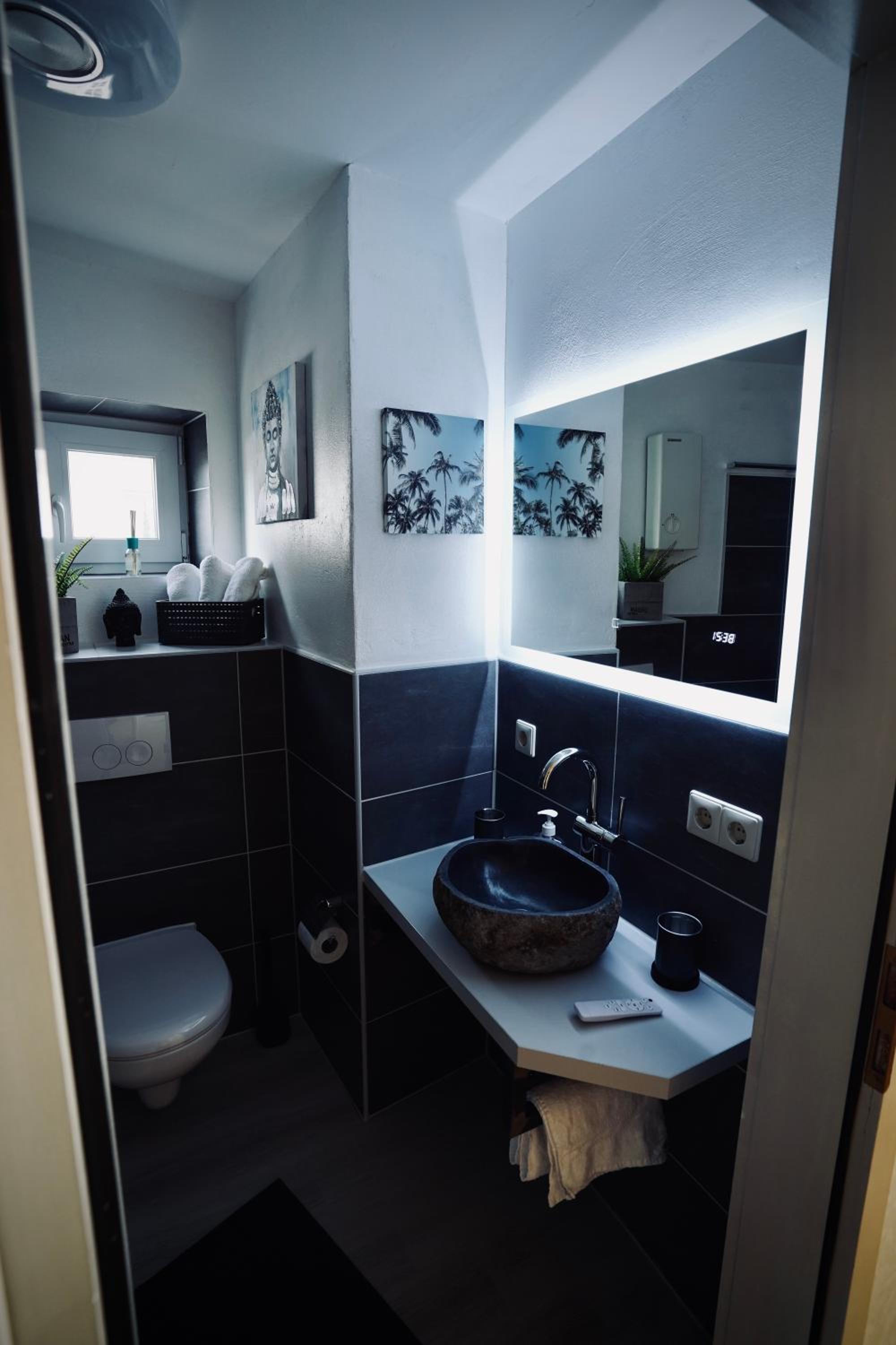 One-Bedroom Apartment - Photo 4
