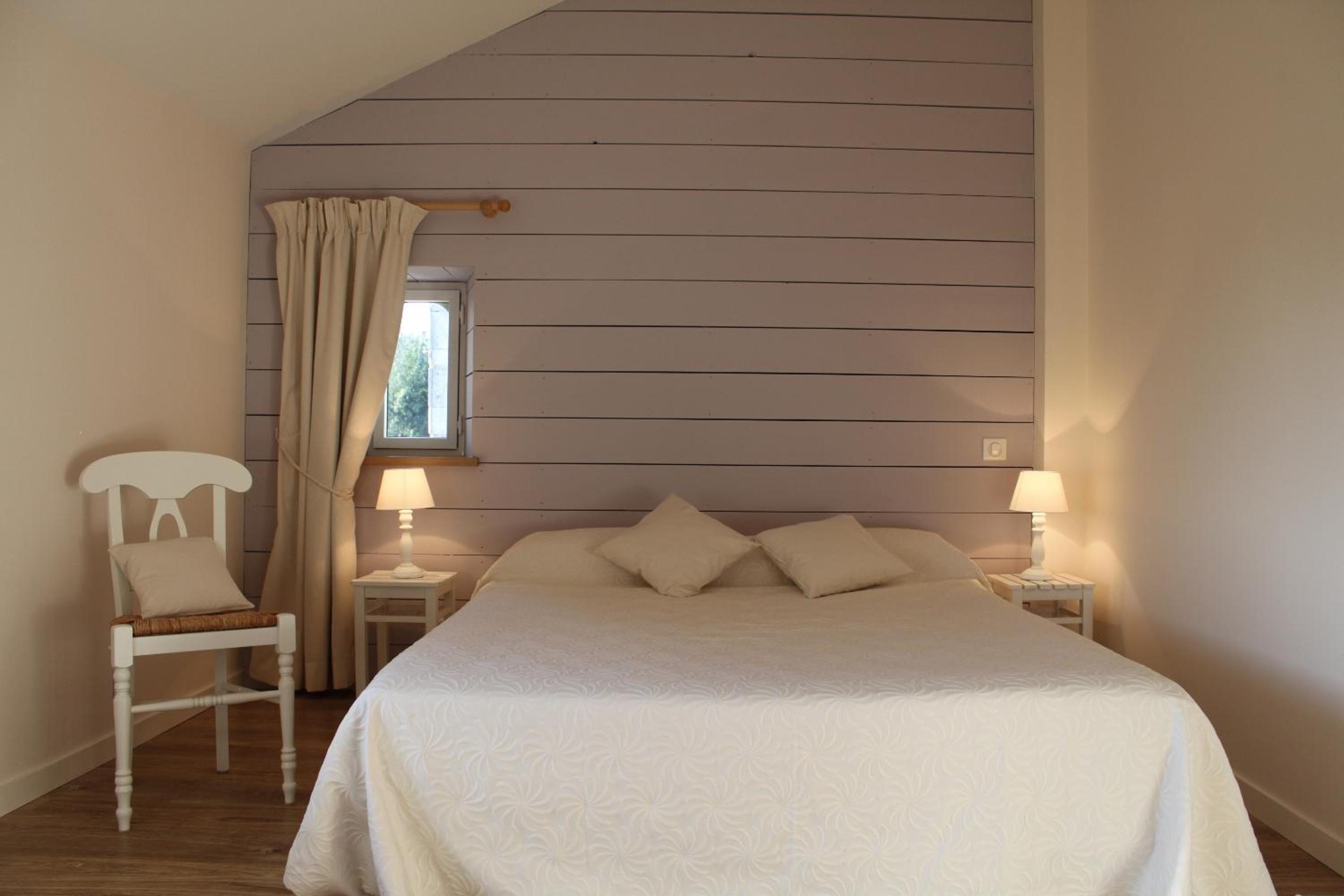 Standard King Room photo 1