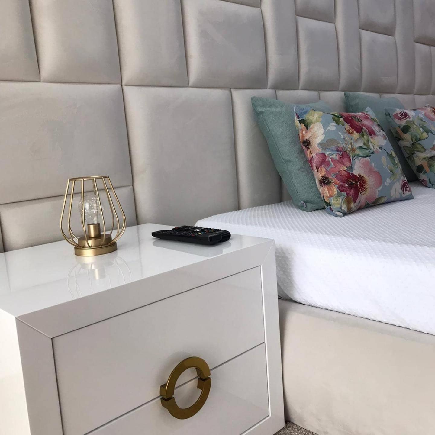 Deluxe King Room - Photo 4