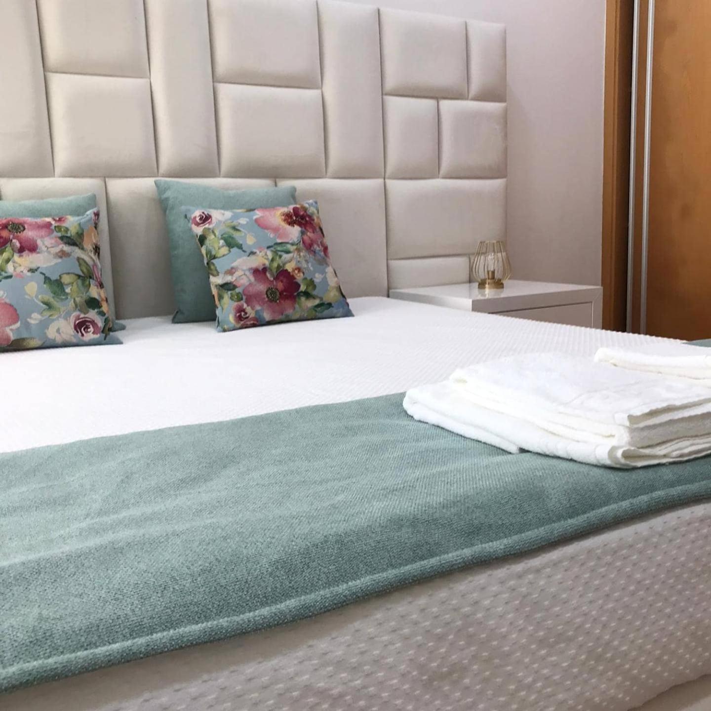 Deluxe King Room - Photo 6