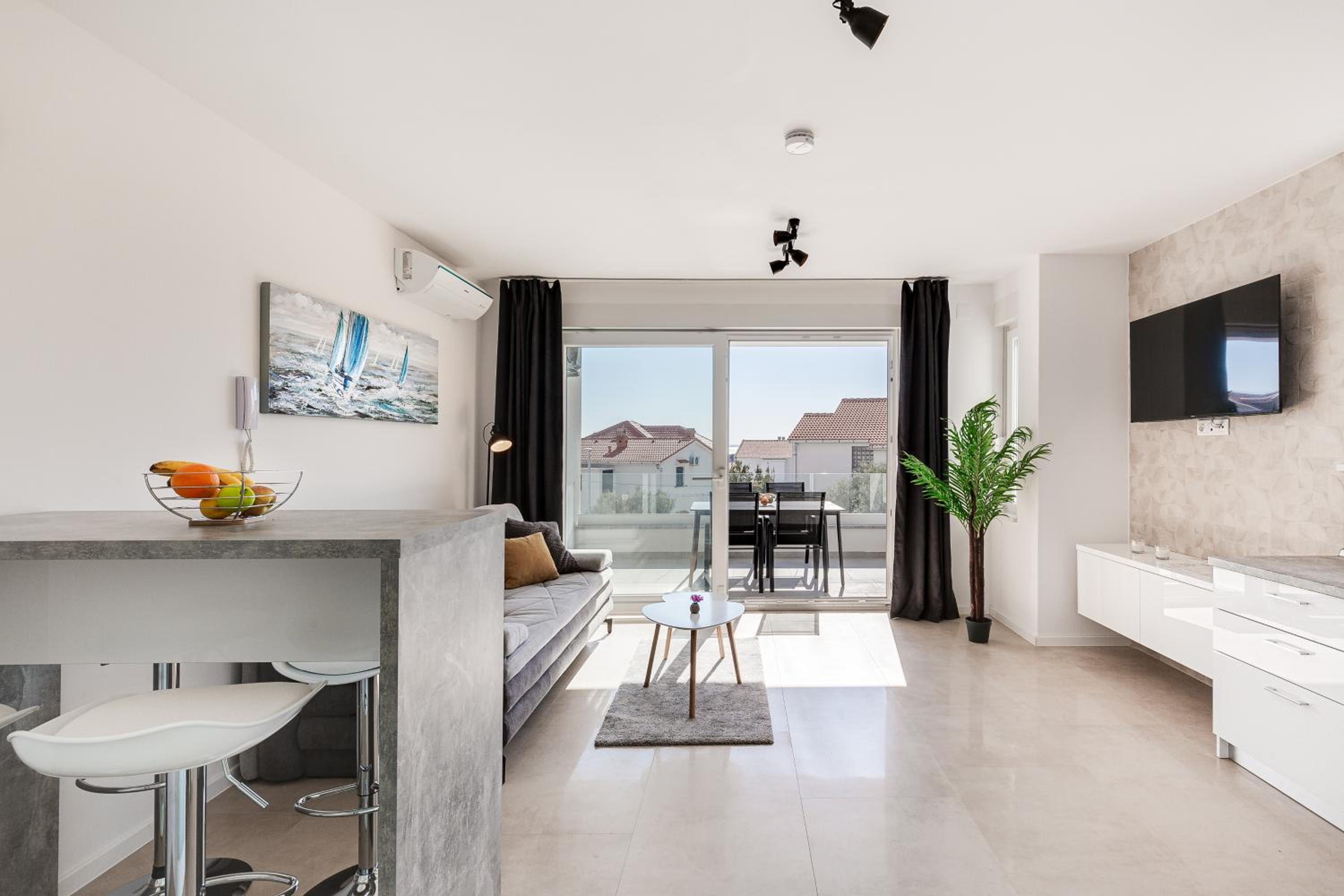 One-Bedroom Apartment