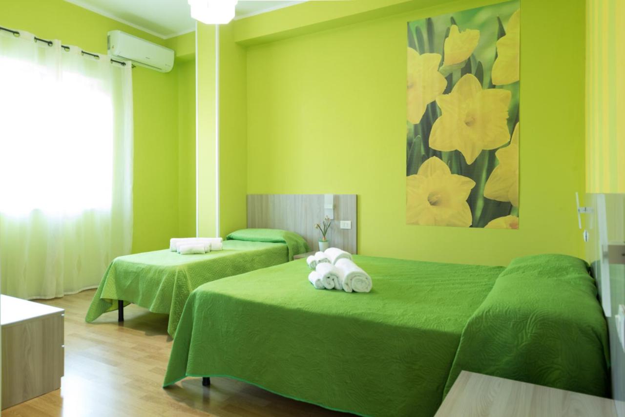 Double Room with Private Bathroom - Photo 4