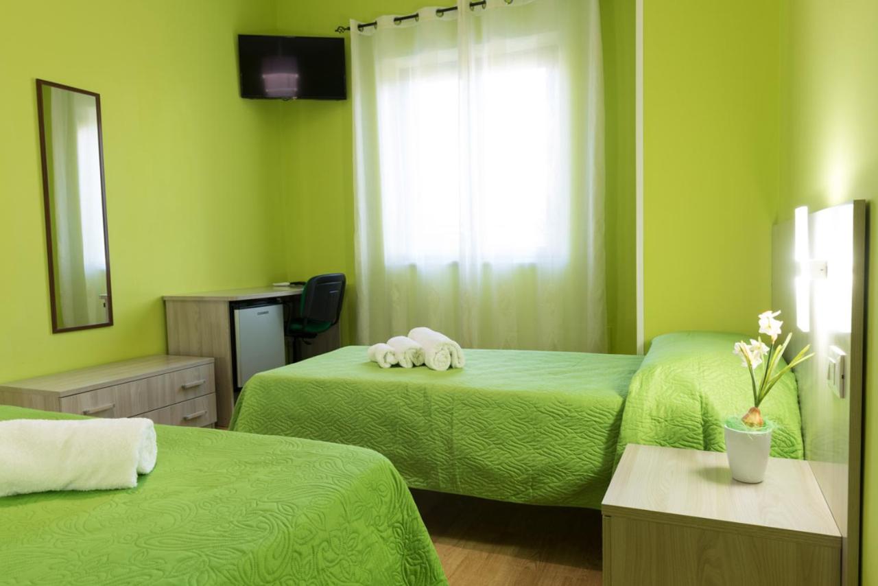 Double Room with Private Bathroom - Photo 1