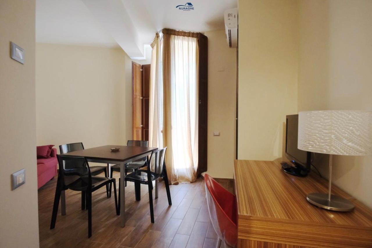 One-Bedroom Apartment - Photo 1