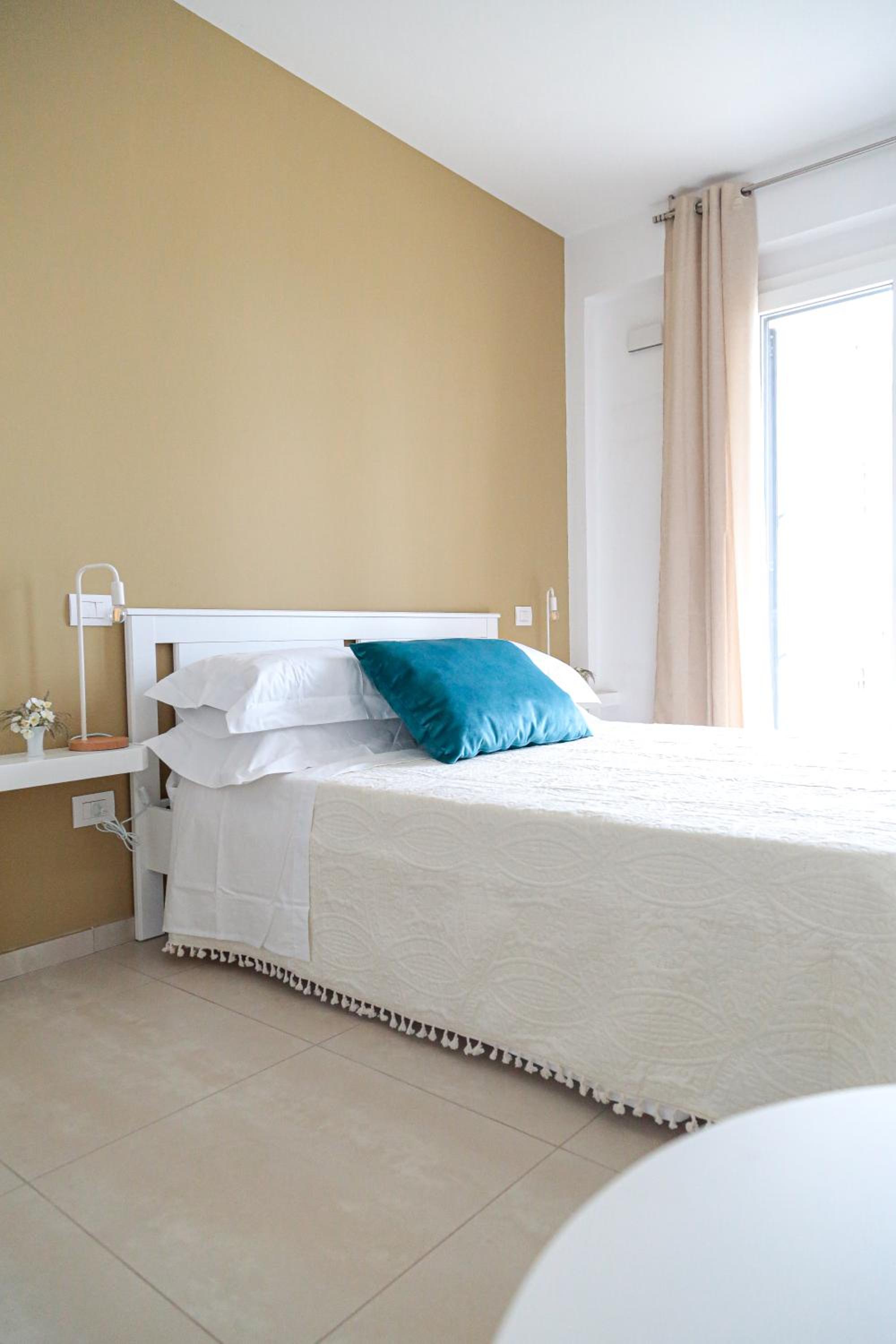 Deluxe Double Room with Balcony and Sea View