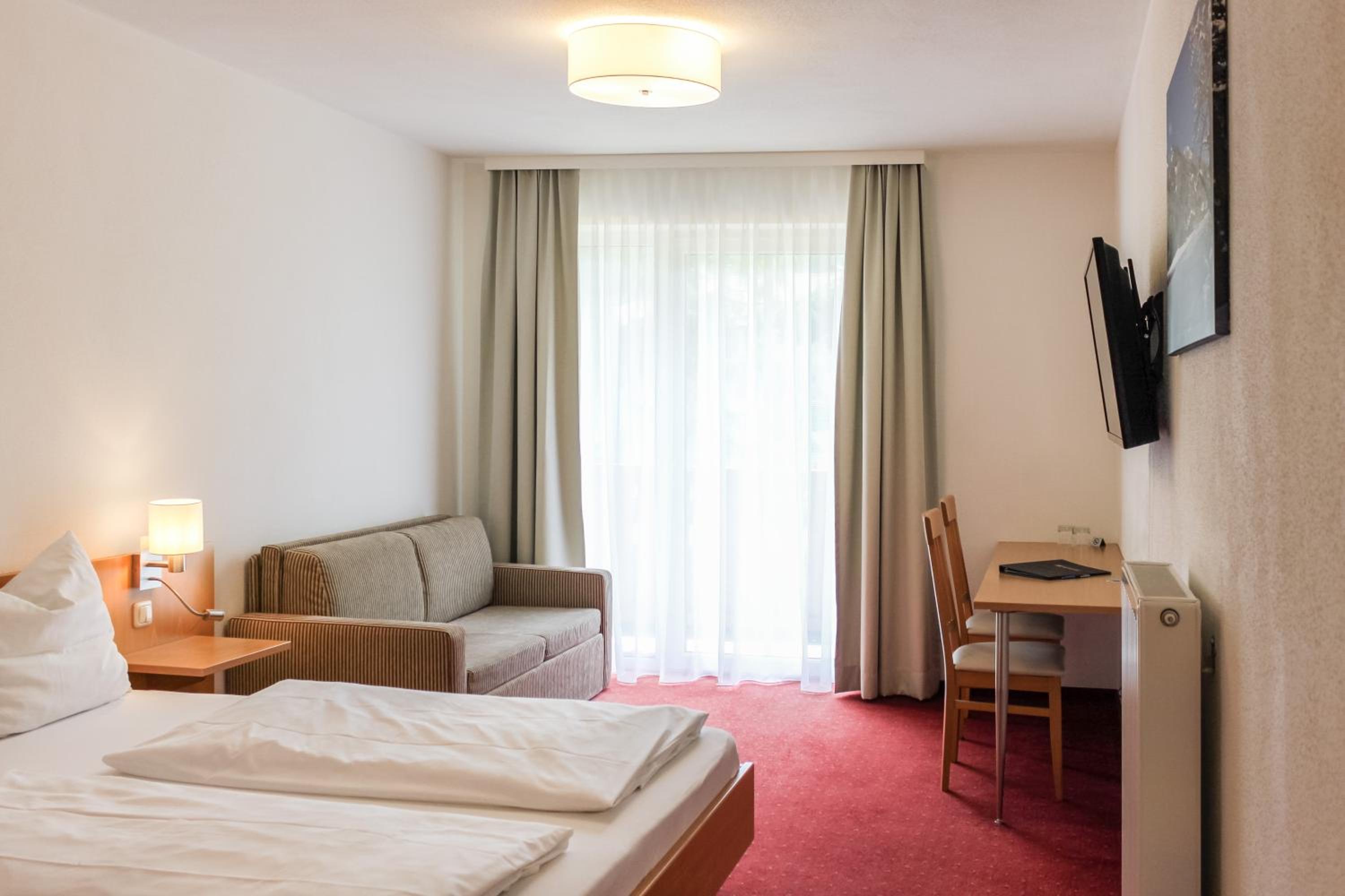 Quadruple Room with Balcony photo 1