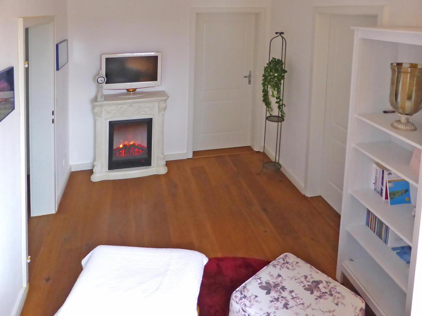 Apartment photo 2