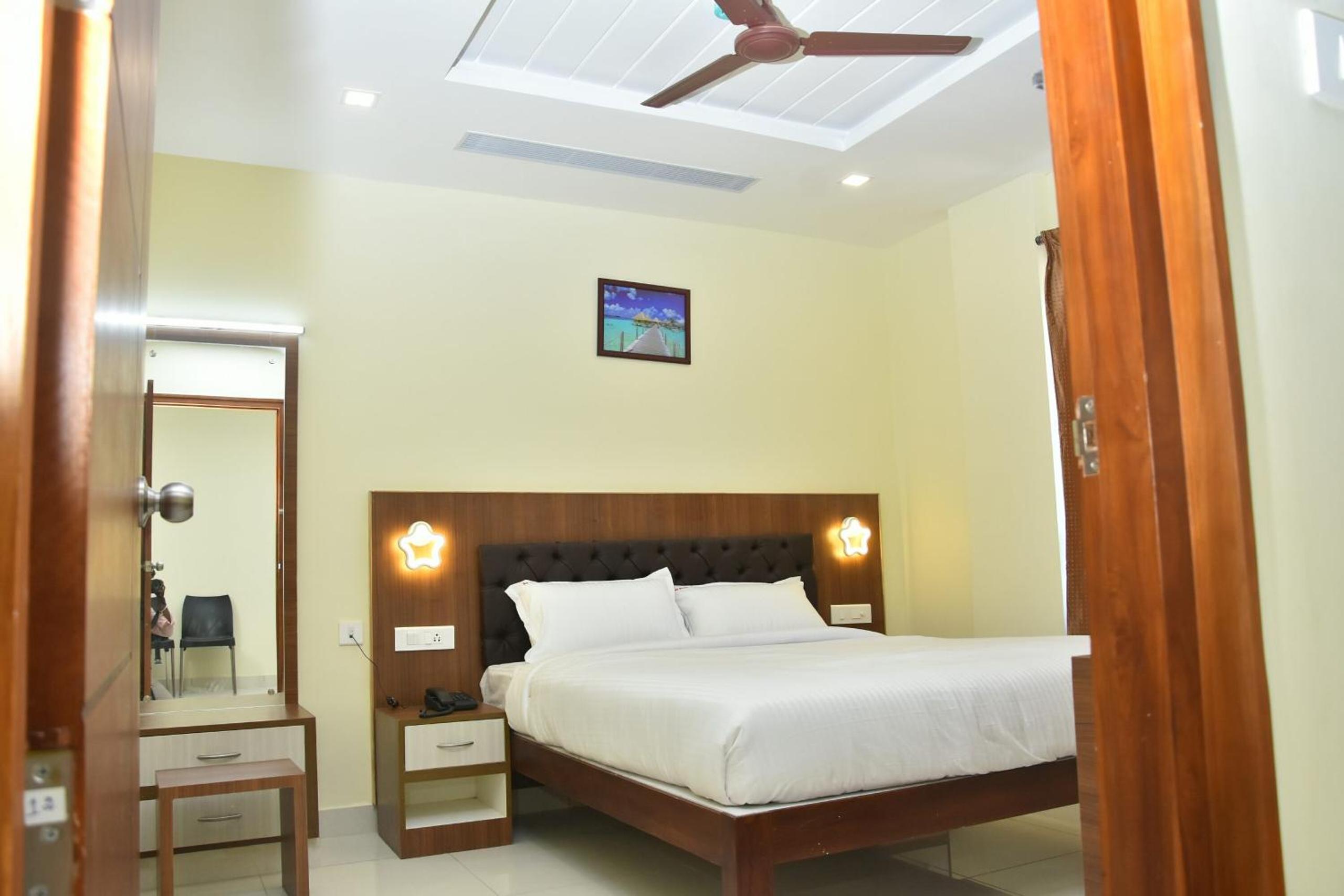 Deluxe Double Room photo 2