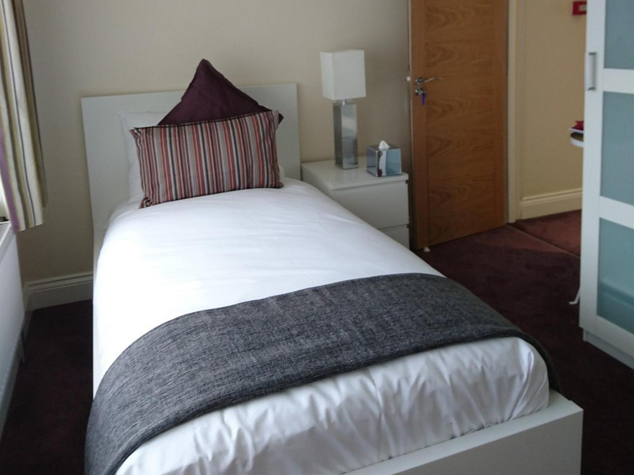 Standard Single Room with Shower photo 3