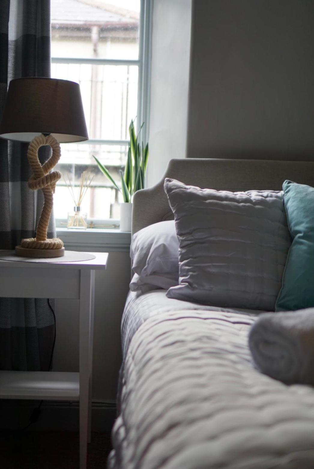 Small Double Room - No Dogs - Photo 3