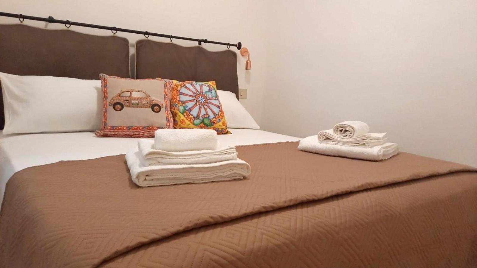 One-Bedroom House - Photo 1