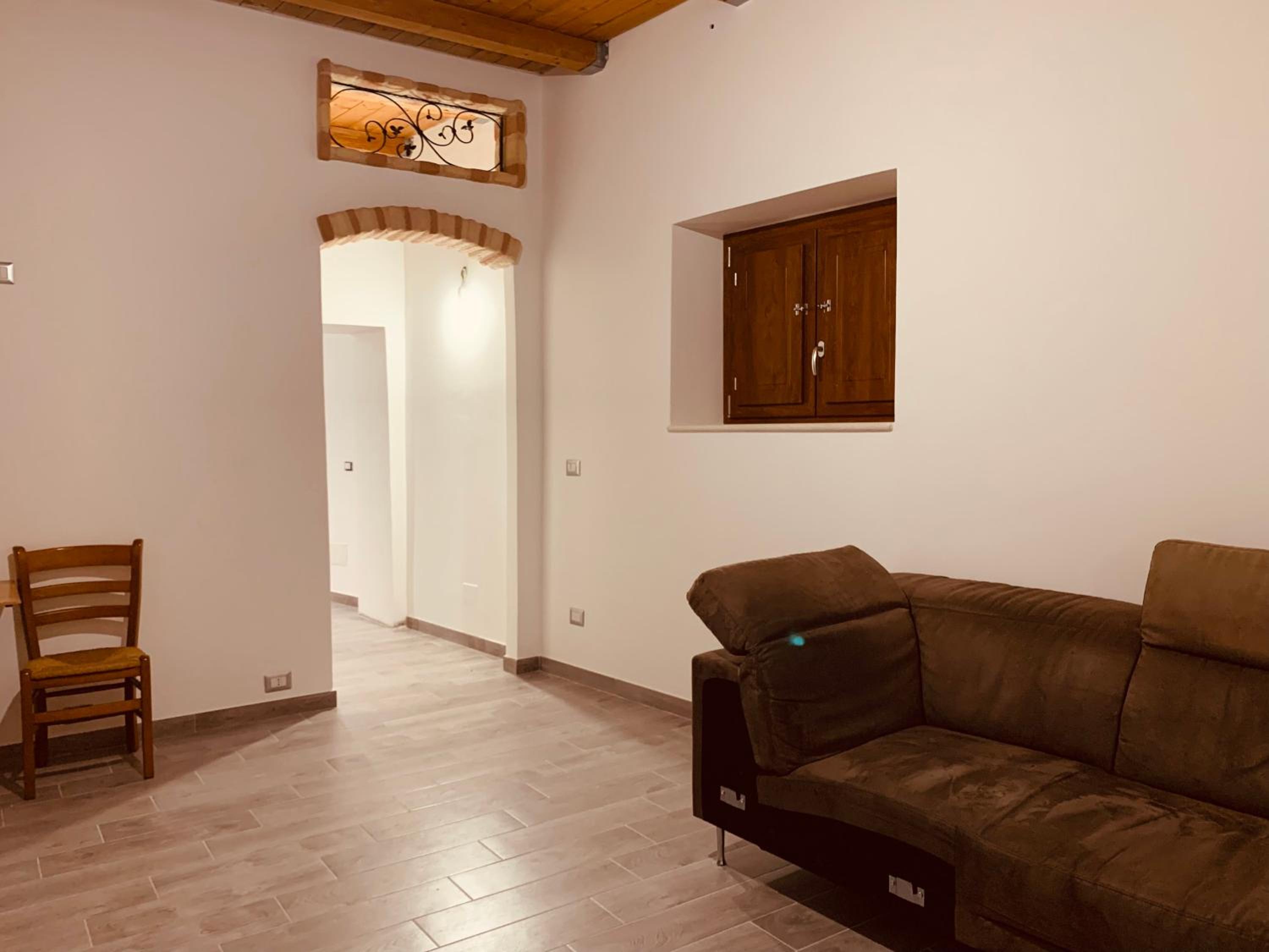 Double Room with Private Bathroom - Photo 18